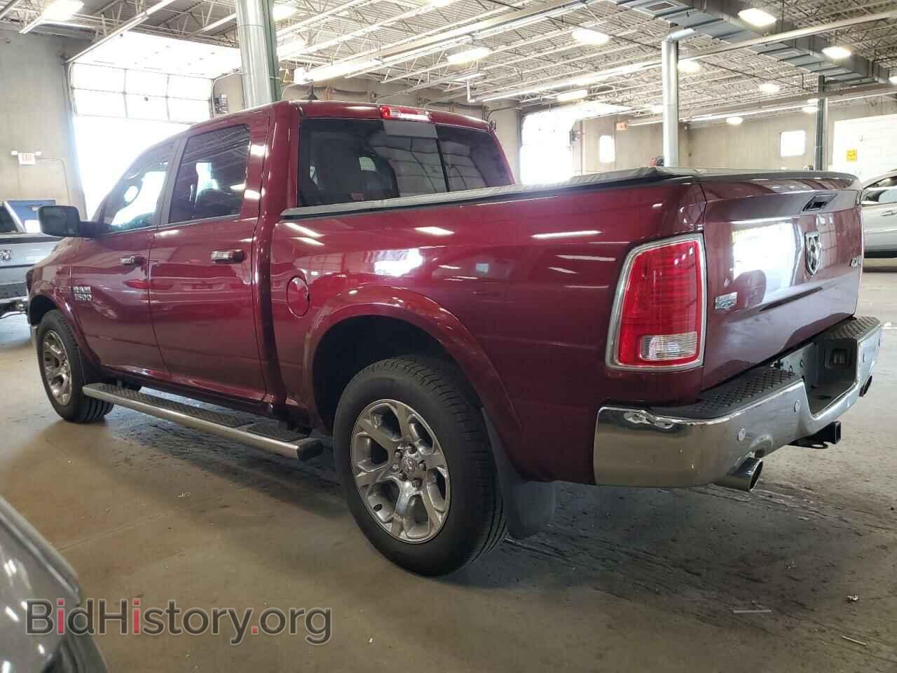 2018 RAM 1500 - VIN: 1C6RR7NM1JS231827 - Фото 2