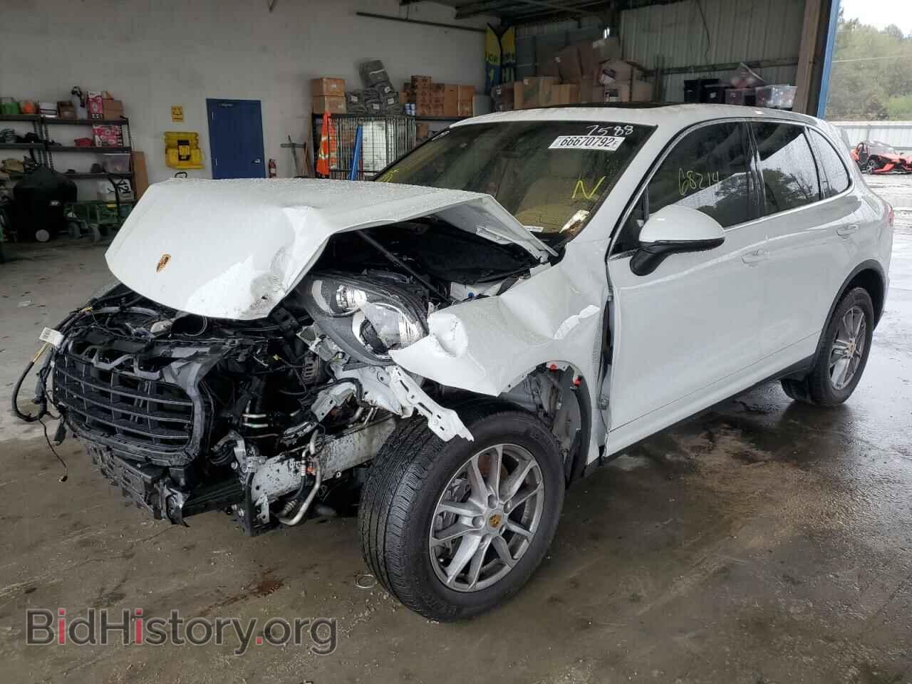 2016 PORSCHE CAYENNE - VIN: WP1AA2A29GKA37588 - Фото 2