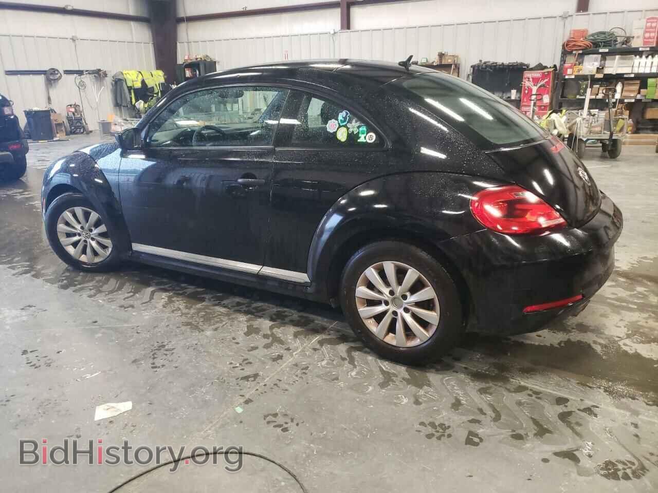 2014 VOLKSWAGEN BEETLE - VIN: 3VWFP7ATXEM623182 - Фото 2