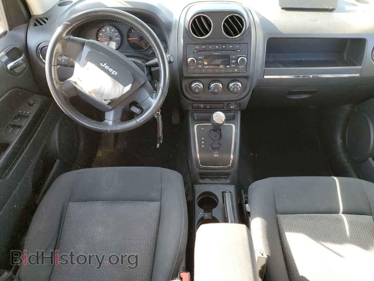 2010 JEEP COMPASS - VIN: 1J4NF4FB0AD529697 - Photo 8
