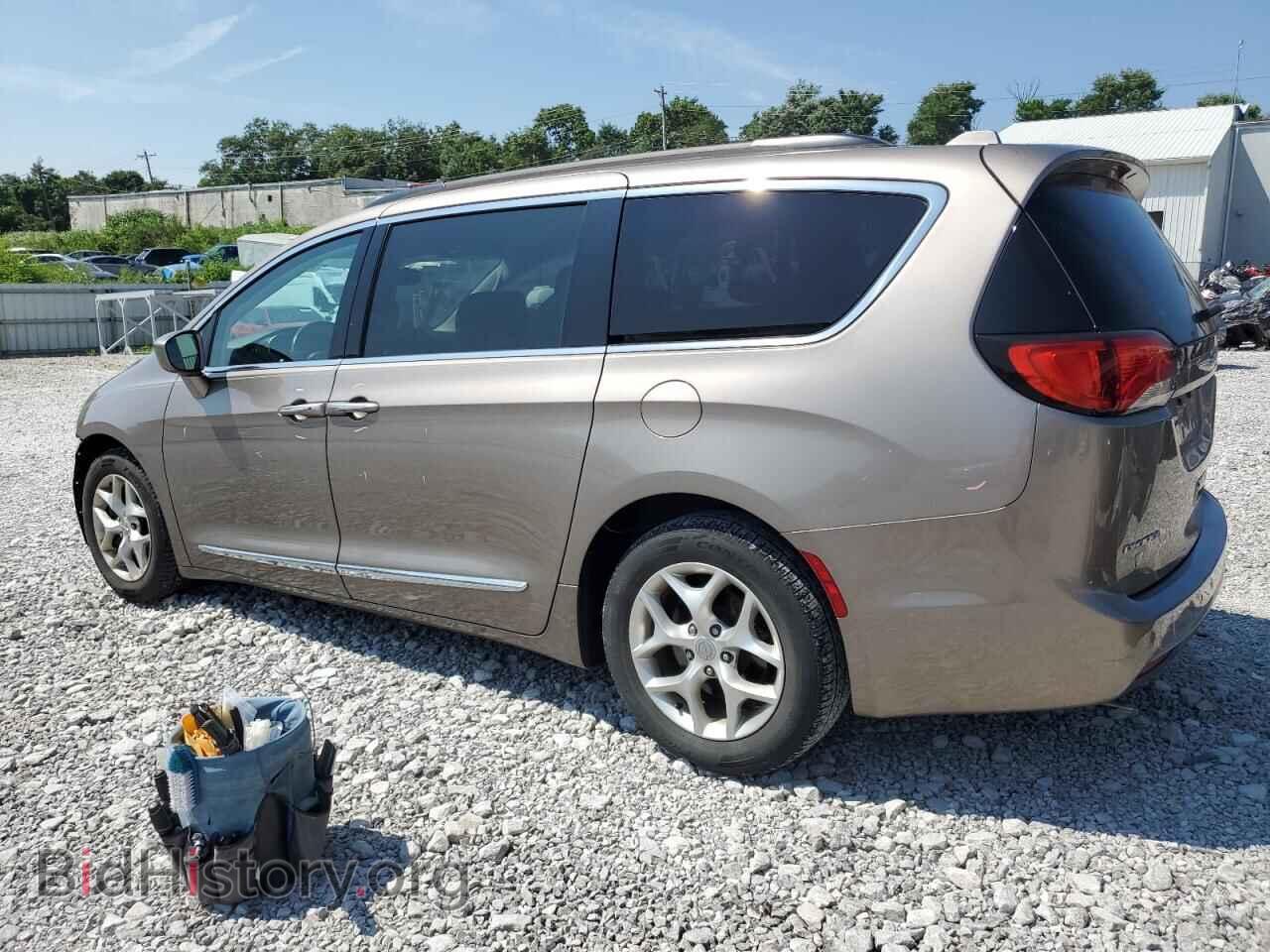 2017 CHRYSLER PACIFICA - VIN: 2C4RC1BG2HR592095 - Photo 2