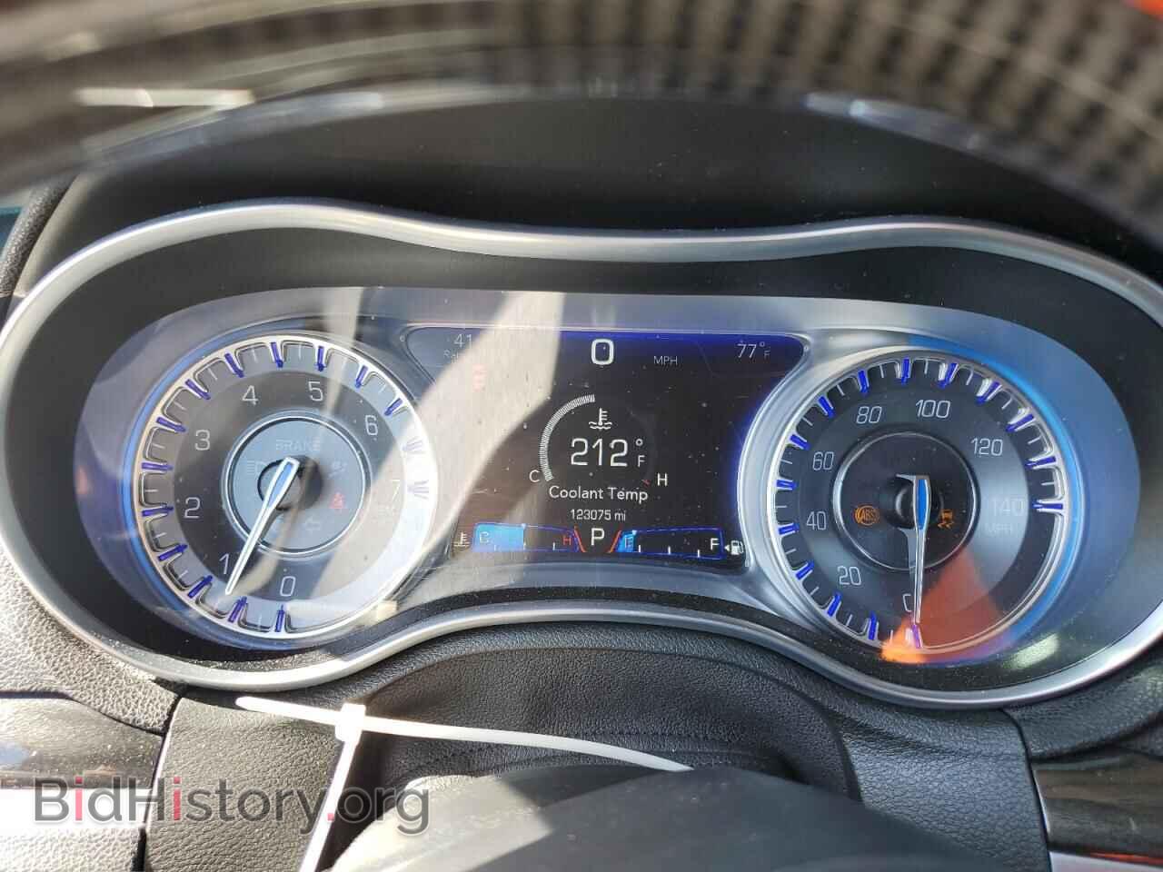 2016 CHRYSLER 300 - VIN: 2C3CCAAG3GH206736 - Фото 9