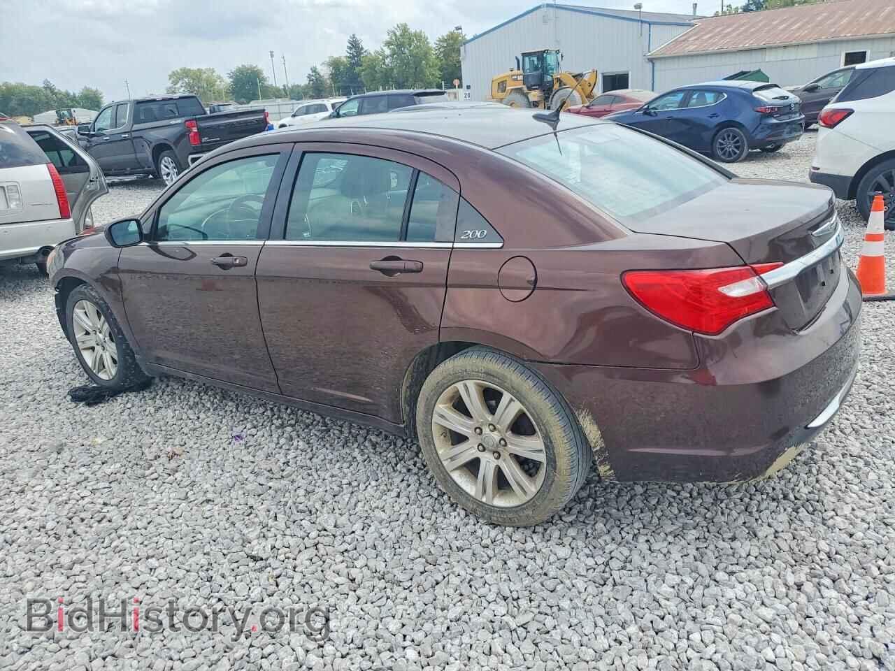 2013 CHRYSLER 200 - VIN: 1C3CCBAB2DN648078 - Фото 2