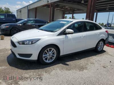2016 Ford FOCUS SE, белый — VIN 1FADP3F27GL290386, Copart