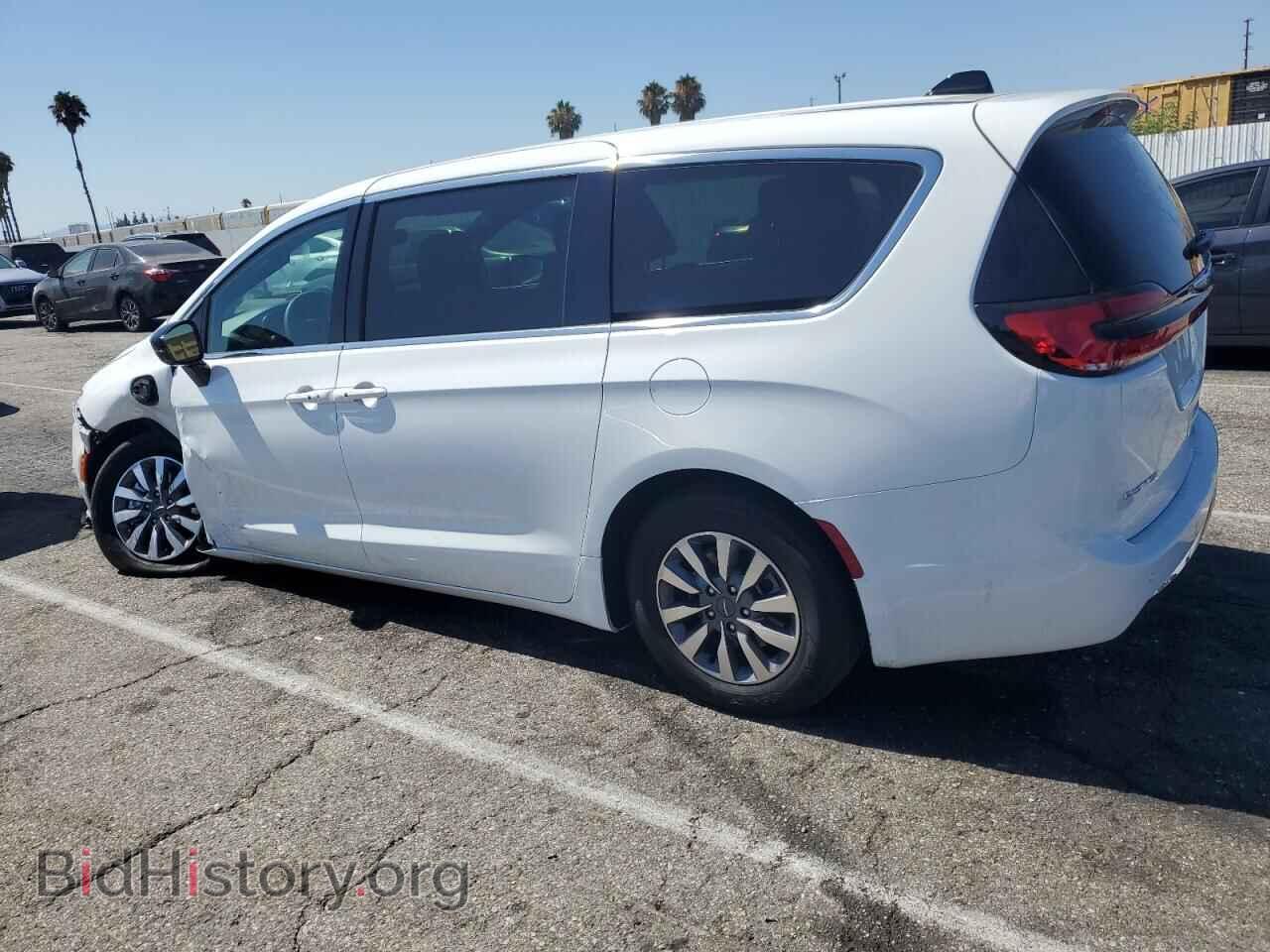 2025 CHRYSLER PACIFICA - VIN: 2C4RC1S74SR564046 - Фото 2