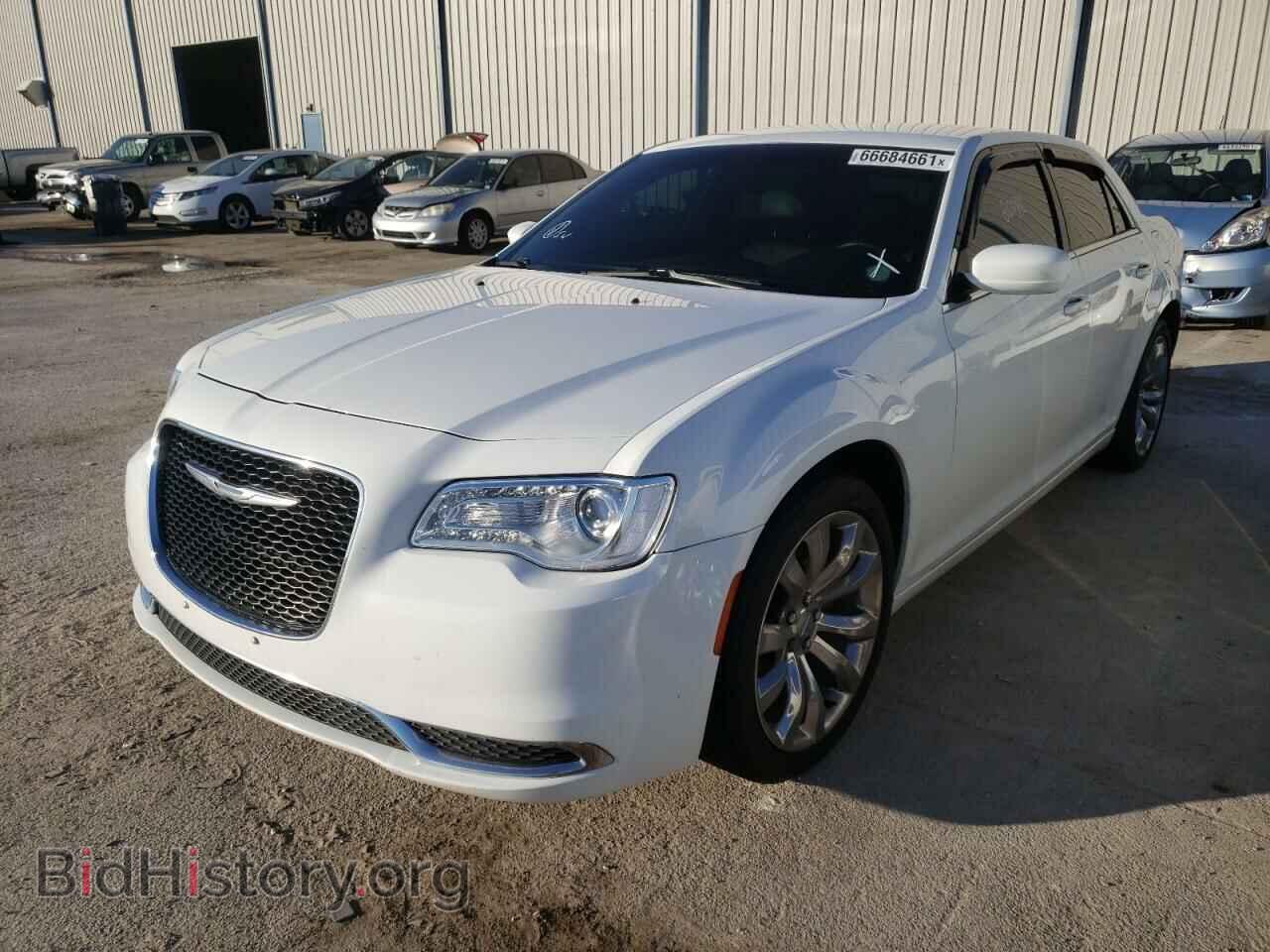 2016 CHRYSLER 300 - VIN: 2C3CCAAG4GH212545 - Фото 2