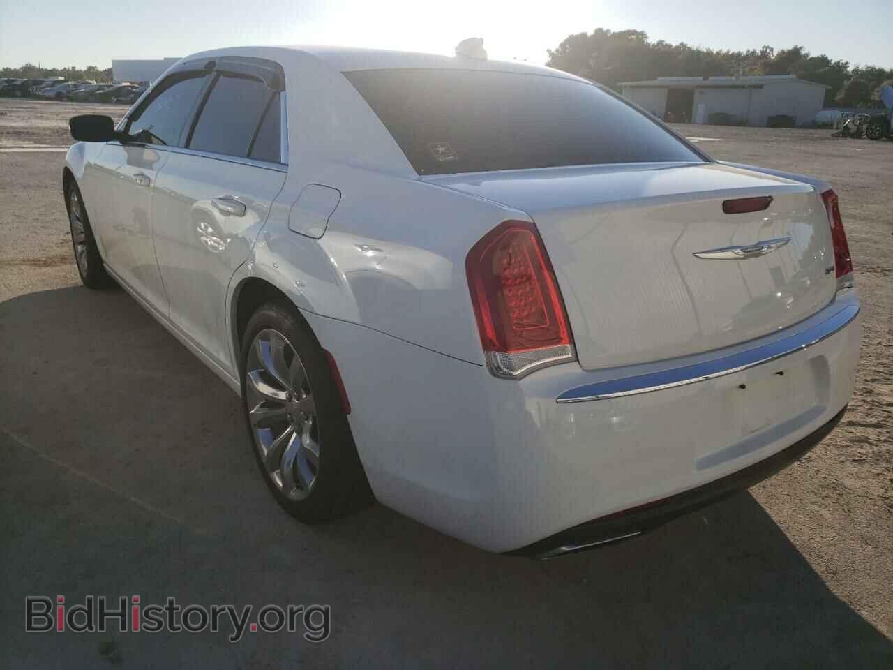 2016 CHRYSLER 300 - VIN: 2C3CCAAG4GH212545 - Фото 3