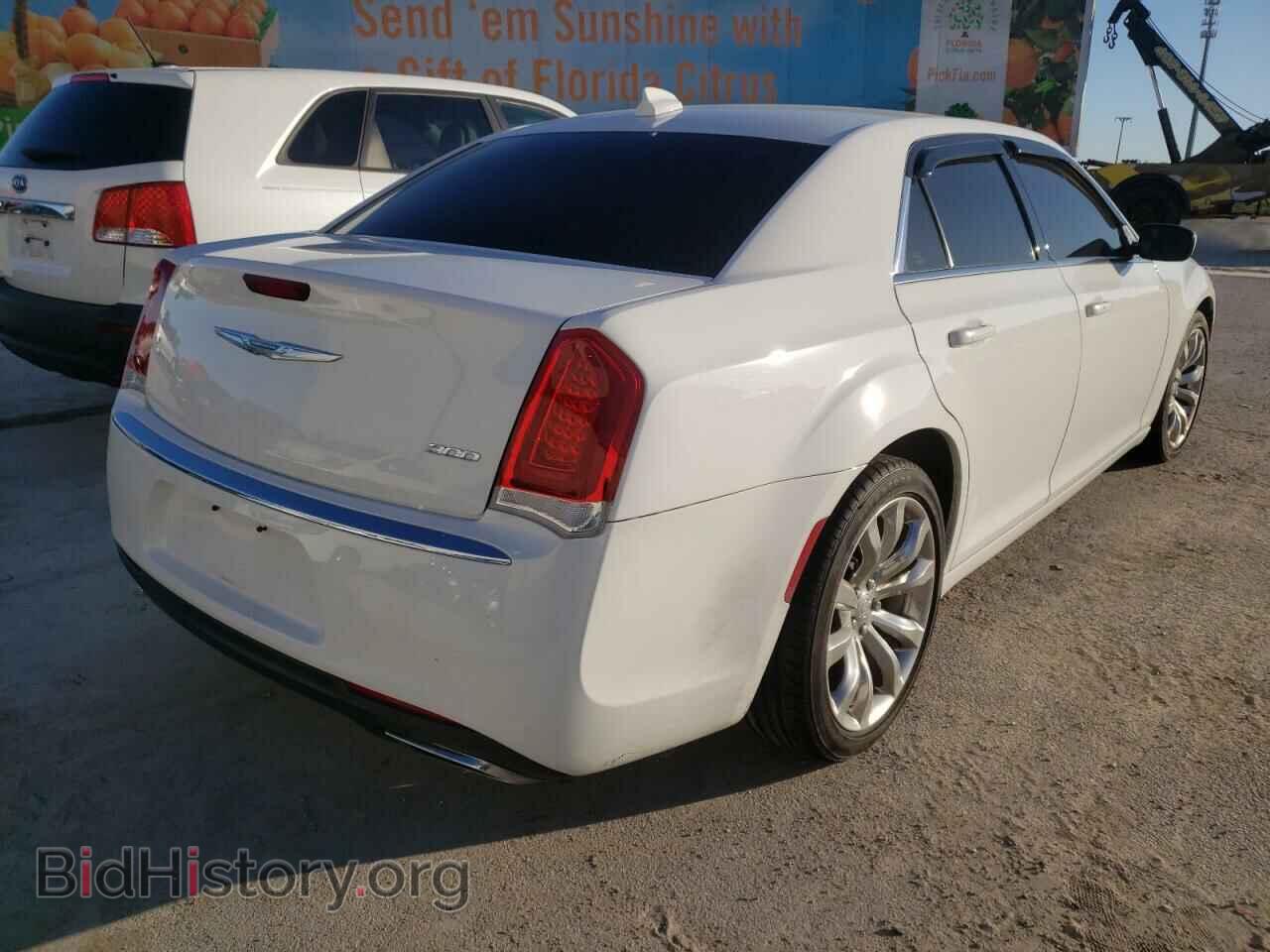 2016 CHRYSLER 300 - VIN: 2C3CCAAG4GH212545 - Фото 4