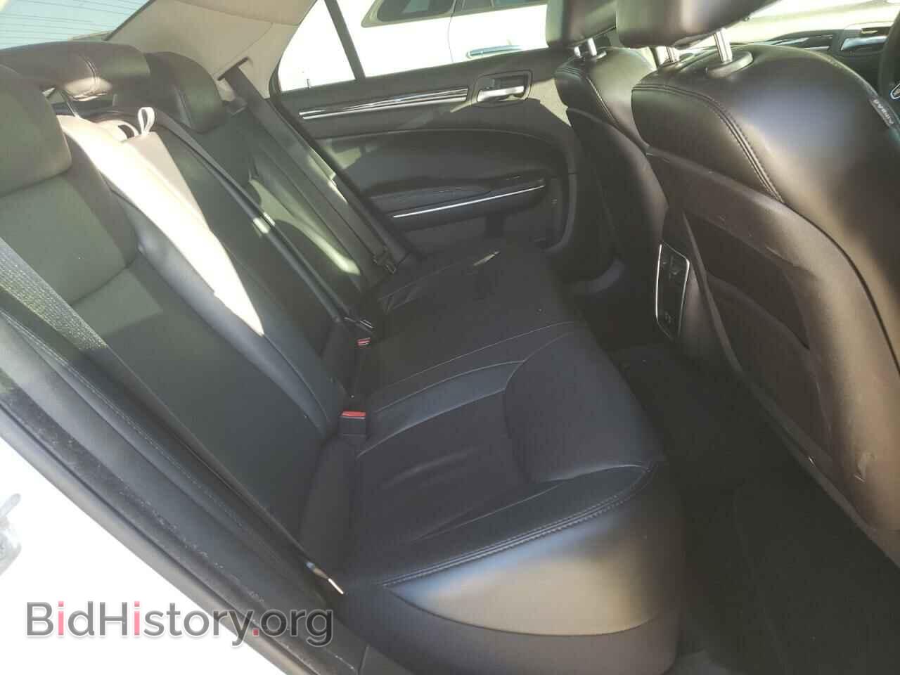 2016 CHRYSLER 300 - VIN: 2C3CCAAG4GH212545 - Фото 6