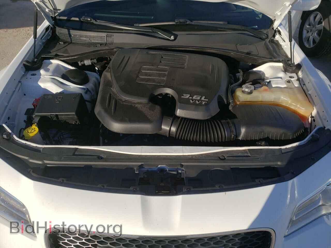2016 CHRYSLER 300 - VIN: 2C3CCAAG4GH212545 - Фото 7