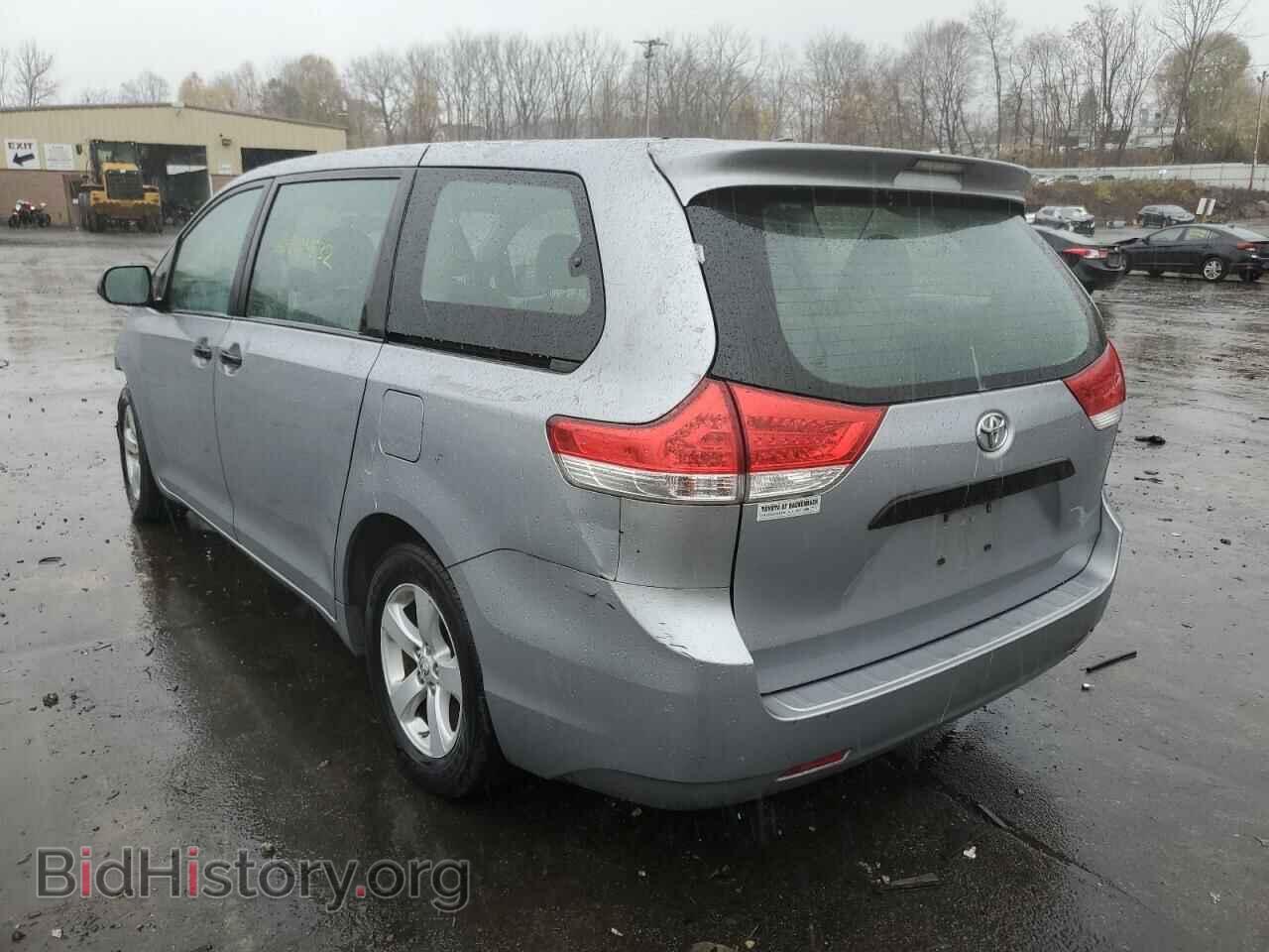 2011 TOYOTA SIENNA - VIN: 5TDZK3DC4BS075517 - Фото 3