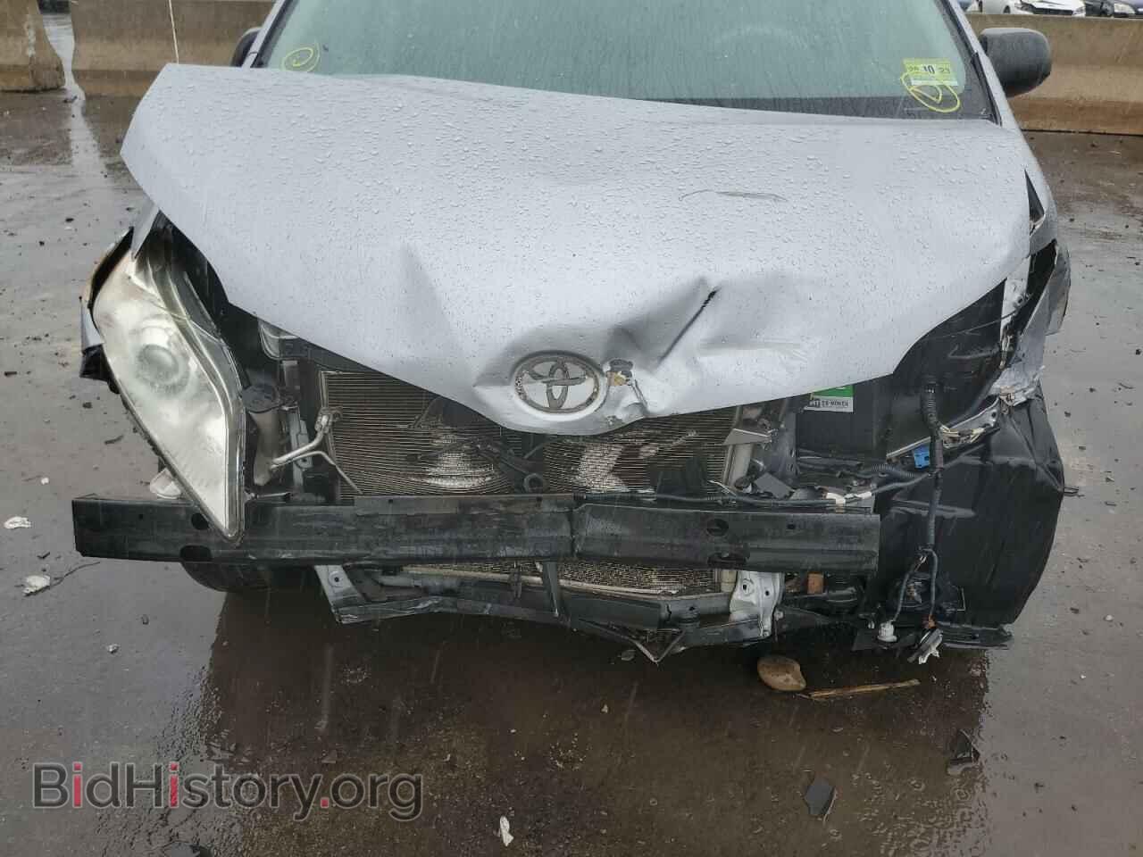2011 TOYOTA SIENNA - VIN: 5TDZK3DC4BS075517 - Фото 9