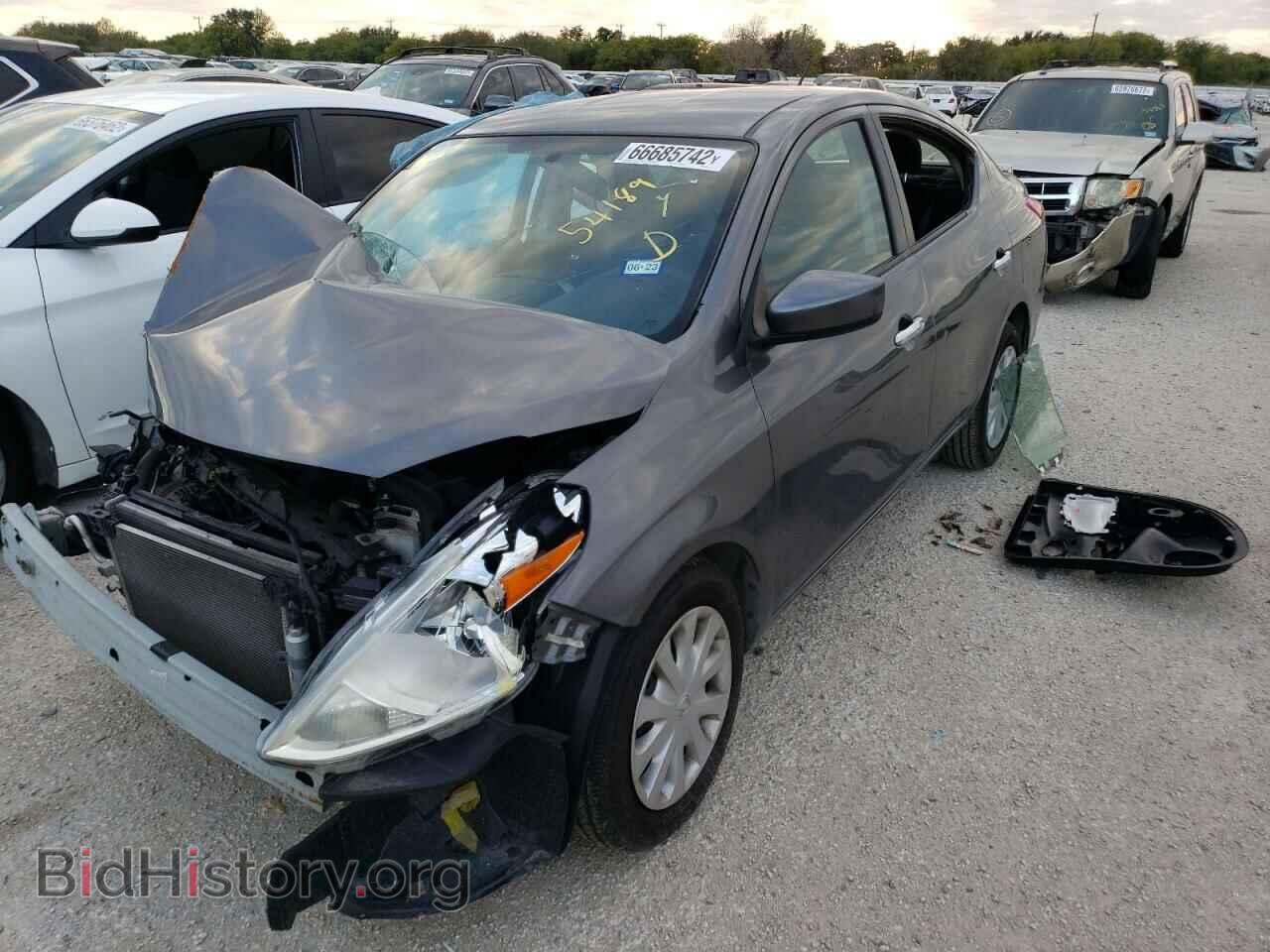 2019 NISSAN VERSA - VIN: 3N1CN7AP5KL868751 - Фото 2