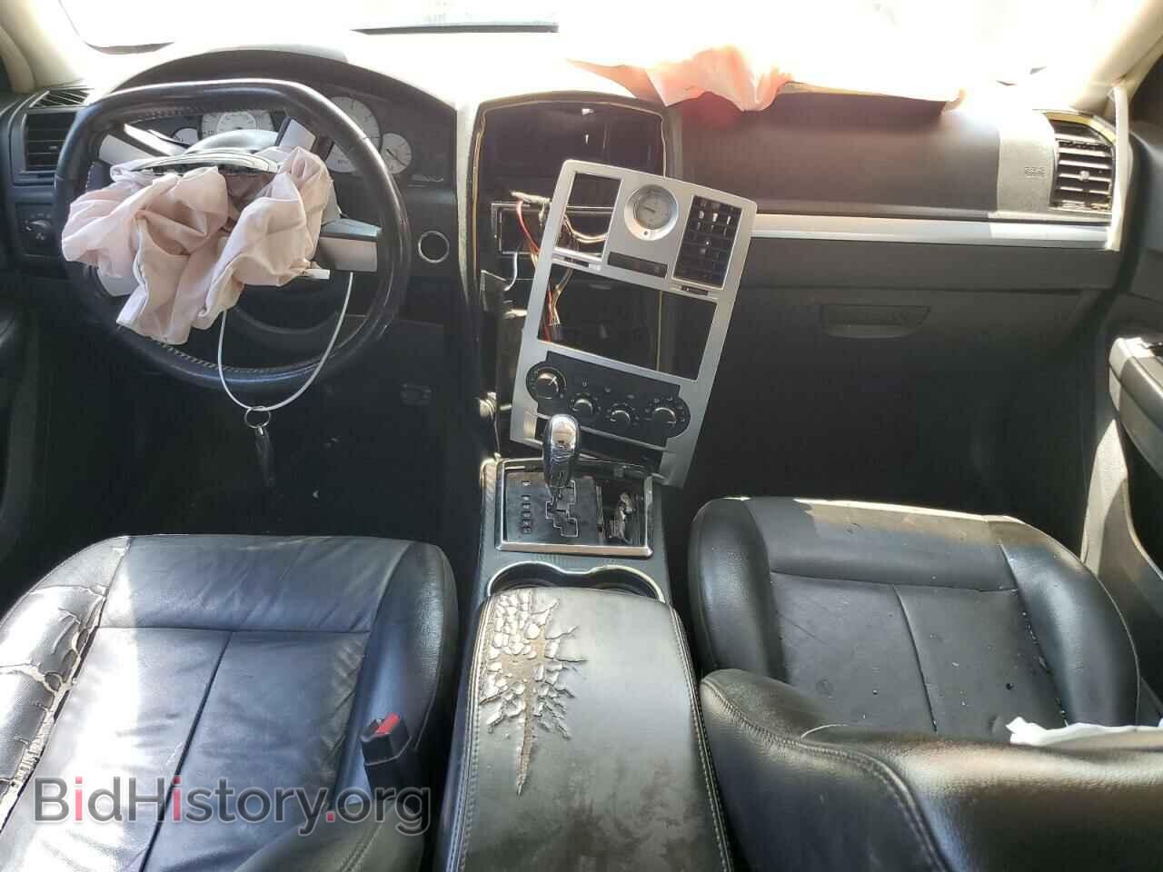 2010 CHRYSLER 300 - VIN: 2C3CA5CV5AH235851 - Фото 8