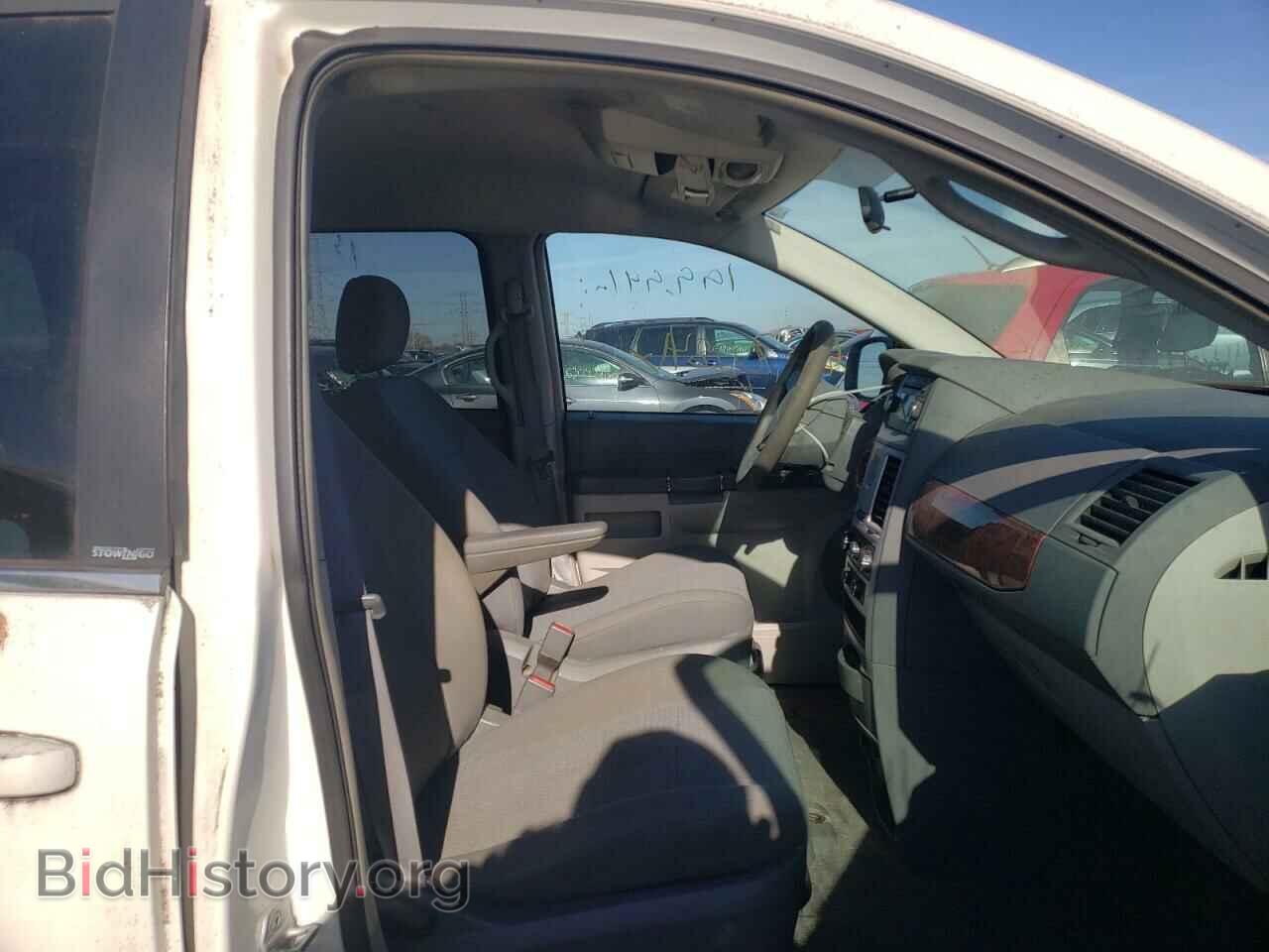 2009 CHRYSLER MINIVAN - VIN: 2A8HR44E69R551910 - Photo 5