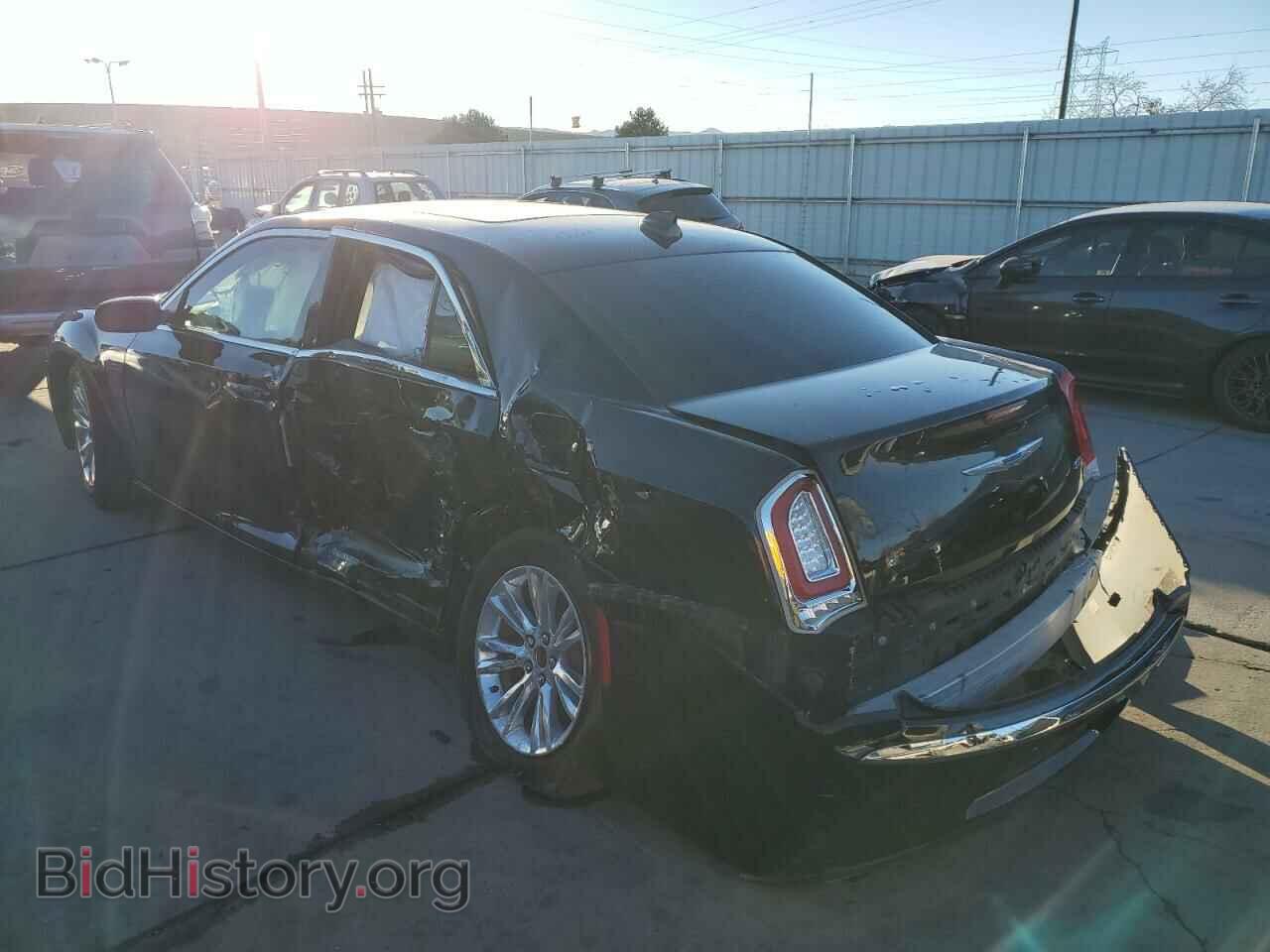 2017 CHRYSLER 300 - VIN: 2C3CCAAGXHH560111 - Фото 3