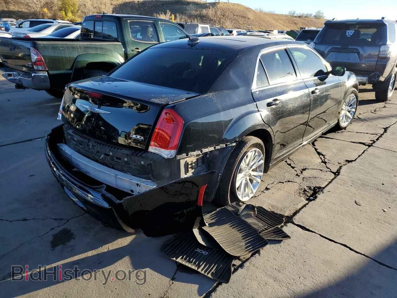 2017 CHRYSLER 300 - VIN: 2C3CCAAGXHH560111 - Фото 4