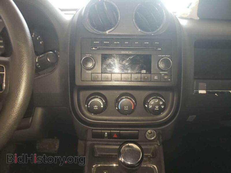 2011 Jeep COMPASS (VIN 1J4NT1FB6BD260534) — фото 9 из 10