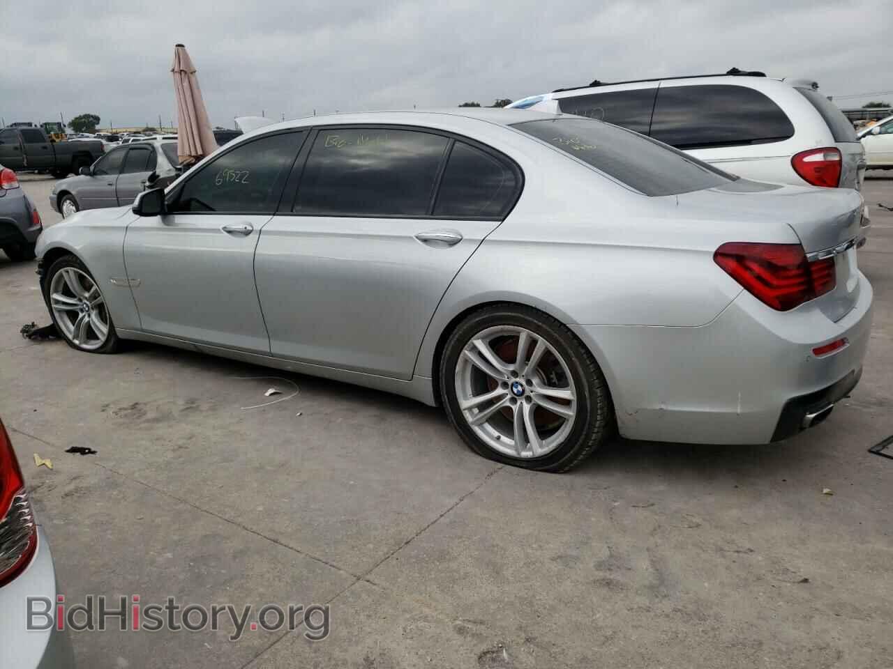 2014 BMW 7 SERIES - VIN: WBAYE8C55ED135658 - Фото 2