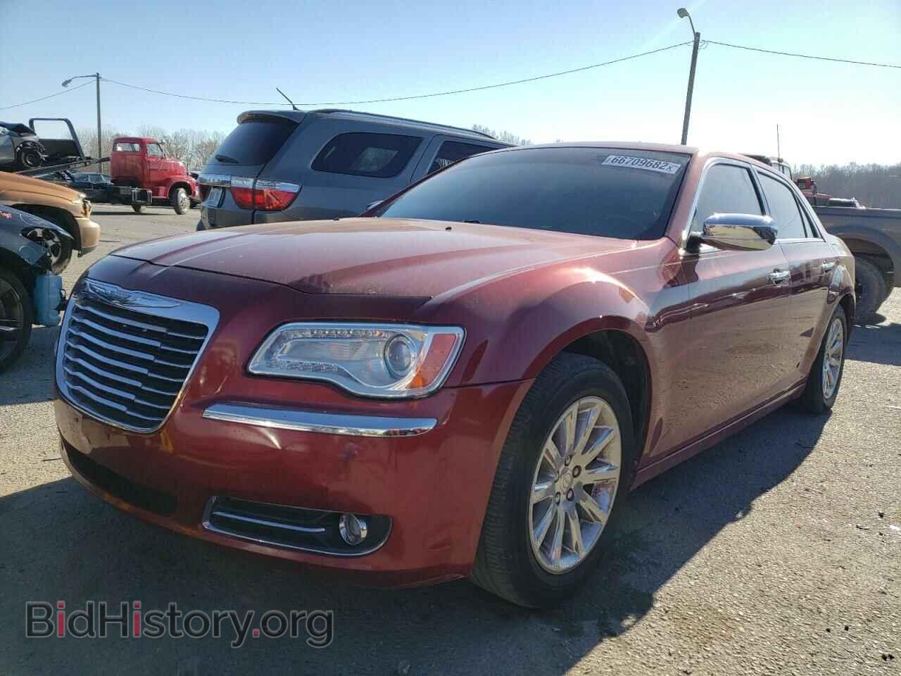 2013 CHRYSLER 300 - VIN: 2C3CCAET0DH584841 - Фото 2