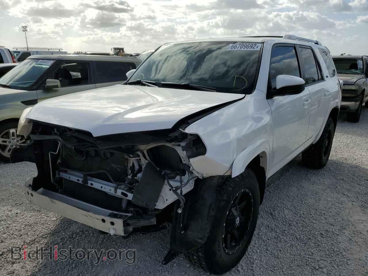 2014 TOYOTA 4RUNNER - VIN: JTEZU5JR2E5070725 - Фото 2