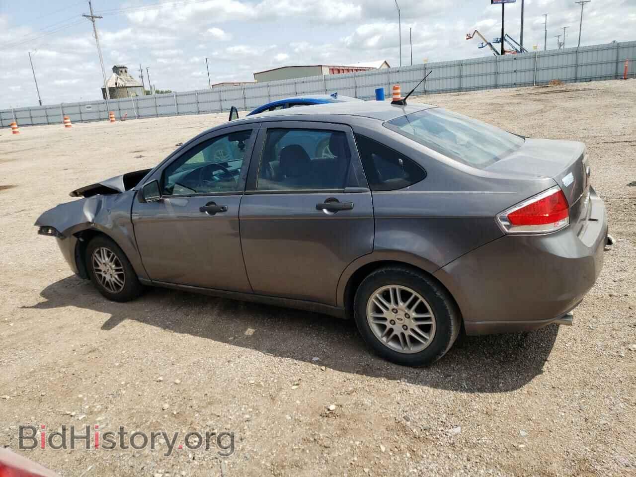 2011 FORD FOCUS - VIN: 1FAHP3FN2BW188982 - Фото 2