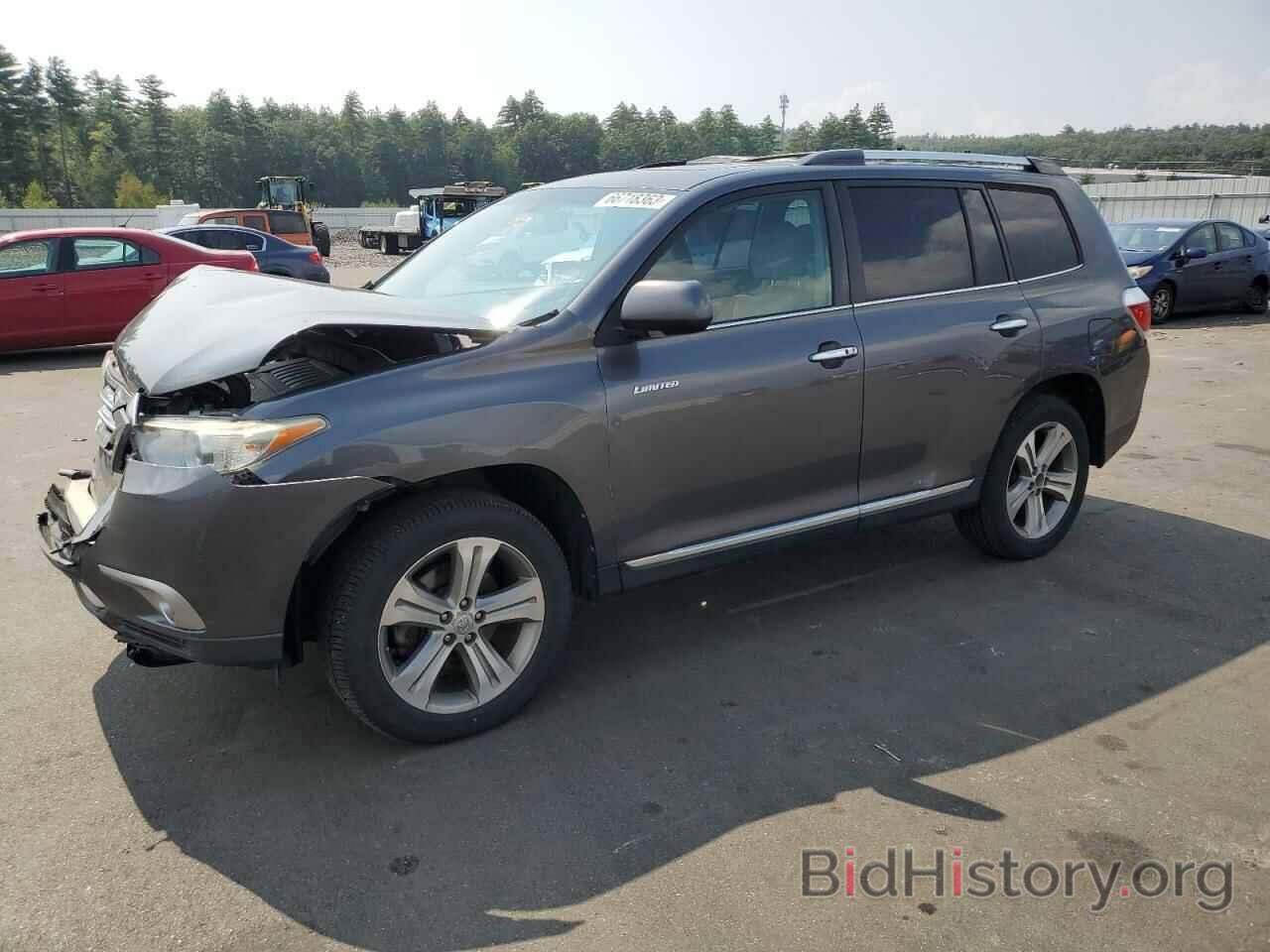 Toyota Highlander 2011 горах