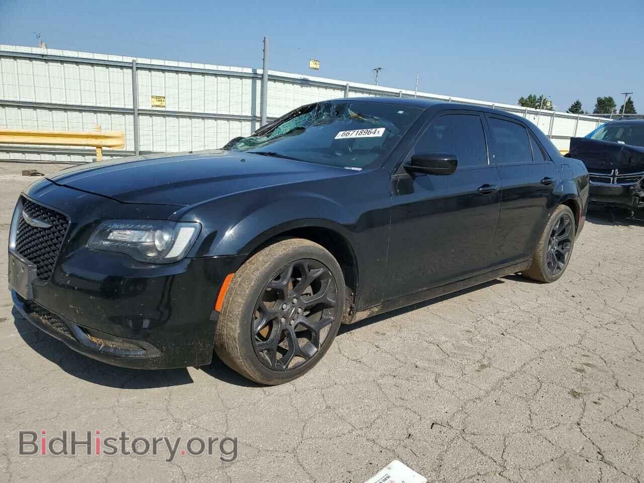 Фотография 2C3CCABG2KH618136 - CHRYSLER 300 2019