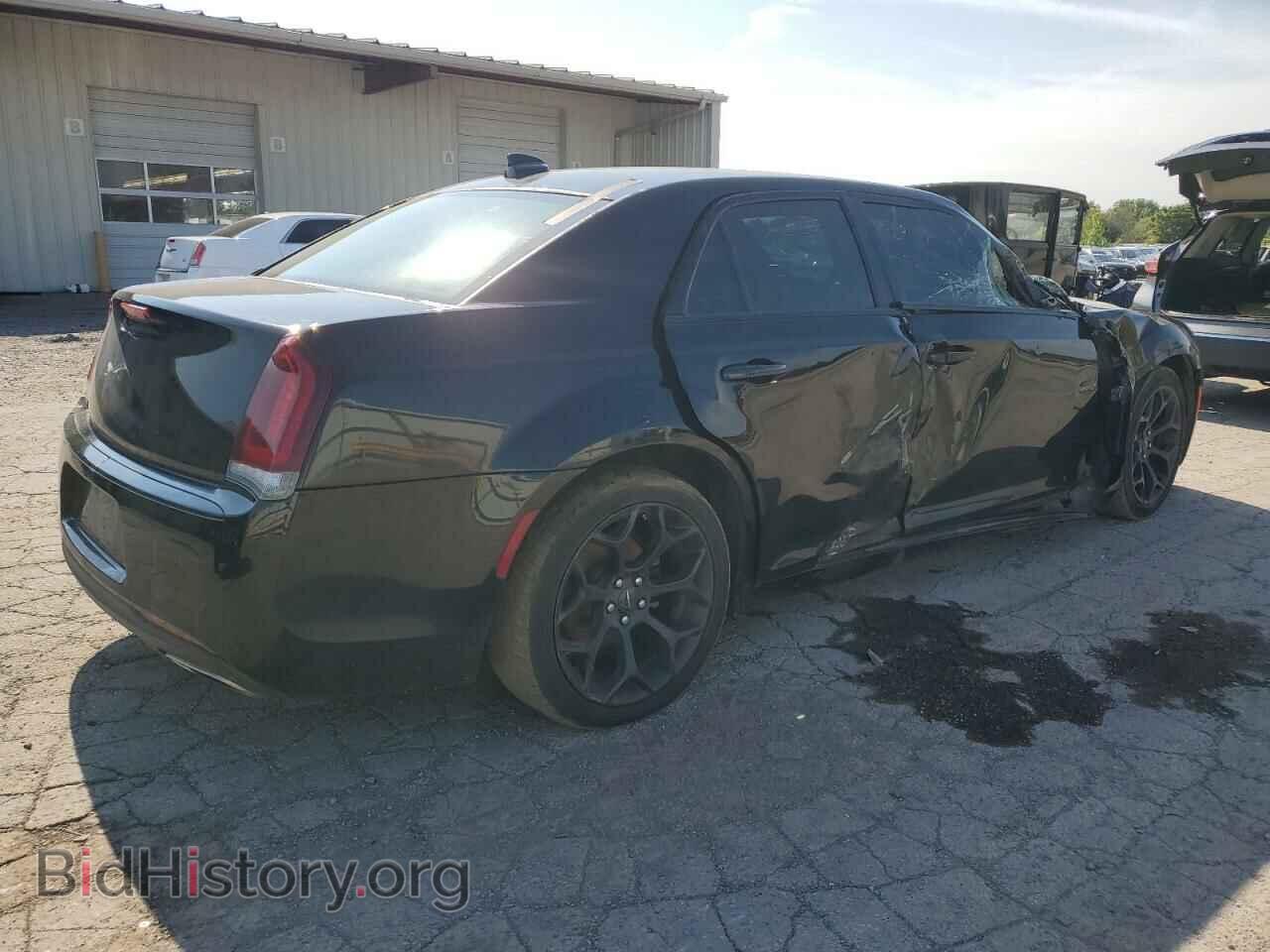 2019 CHRYSLER 300 - VIN: 2C3CCABG2KH618136 - Фото 3