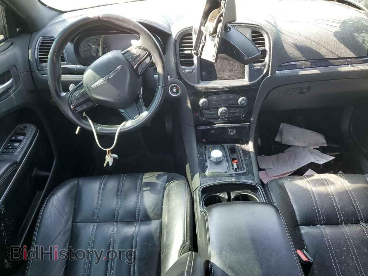 2019 CHRYSLER 300 - VIN: 2C3CCABG2KH618136 - Фото 8