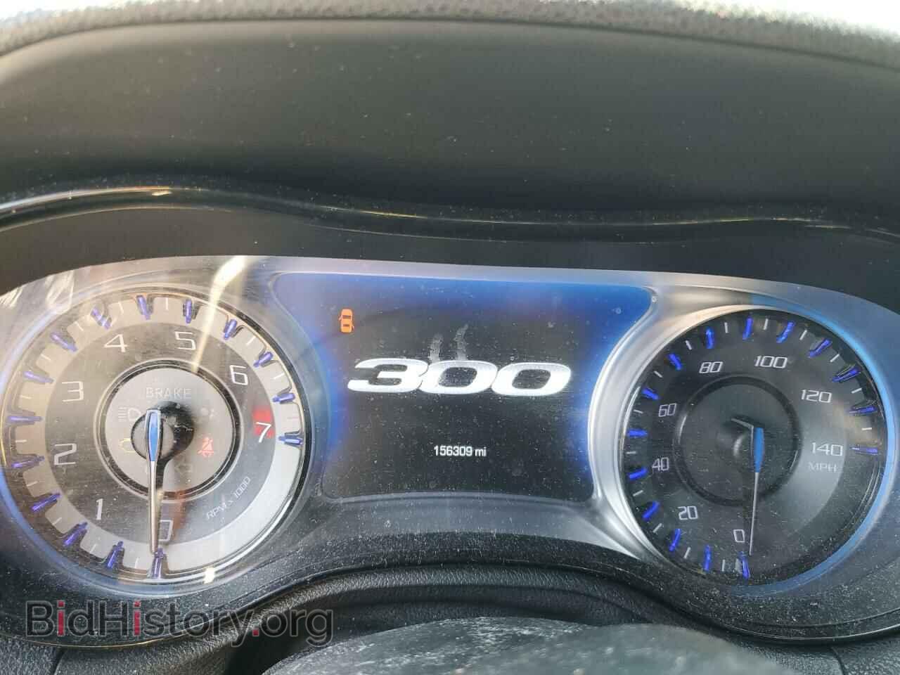 2019 CHRYSLER 300 - VIN: 2C3CCABG2KH618136 - Фото 9