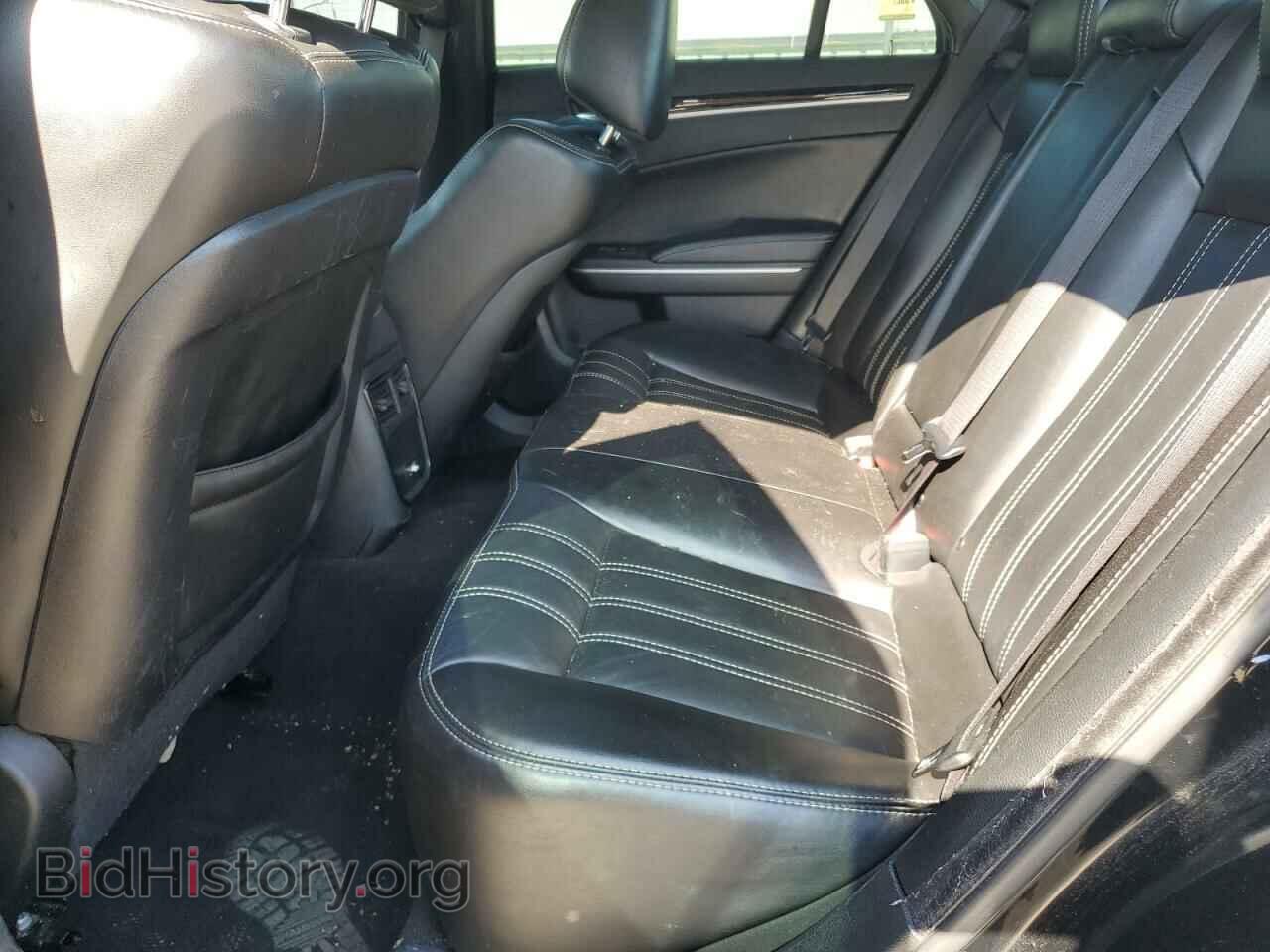 2019 CHRYSLER 300 - VIN: 2C3CCABG2KH618136 - Фото 10