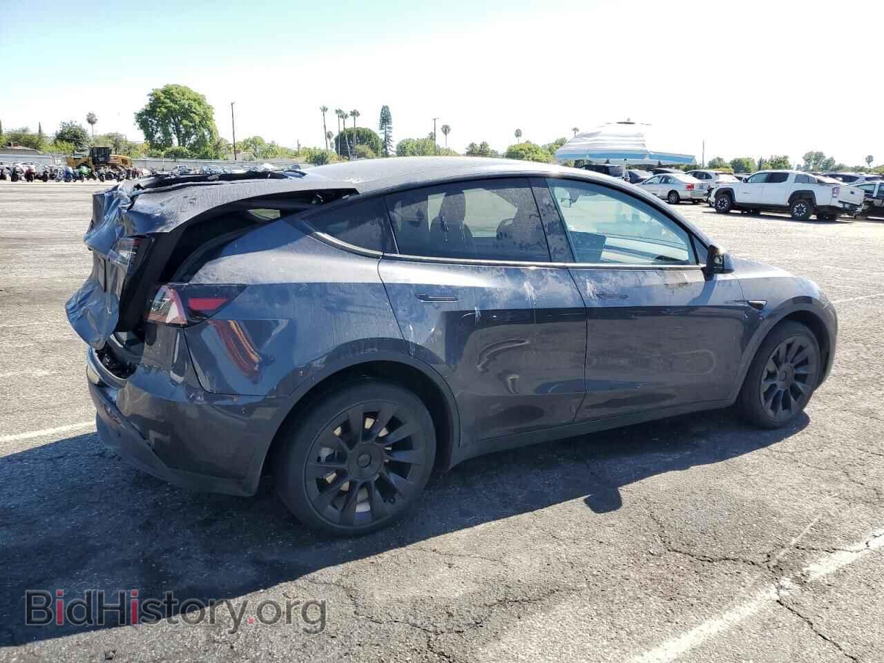 2024 TESLA MODEL Y - VIN: 7SAYGDEE9RA233125 - Фото 3