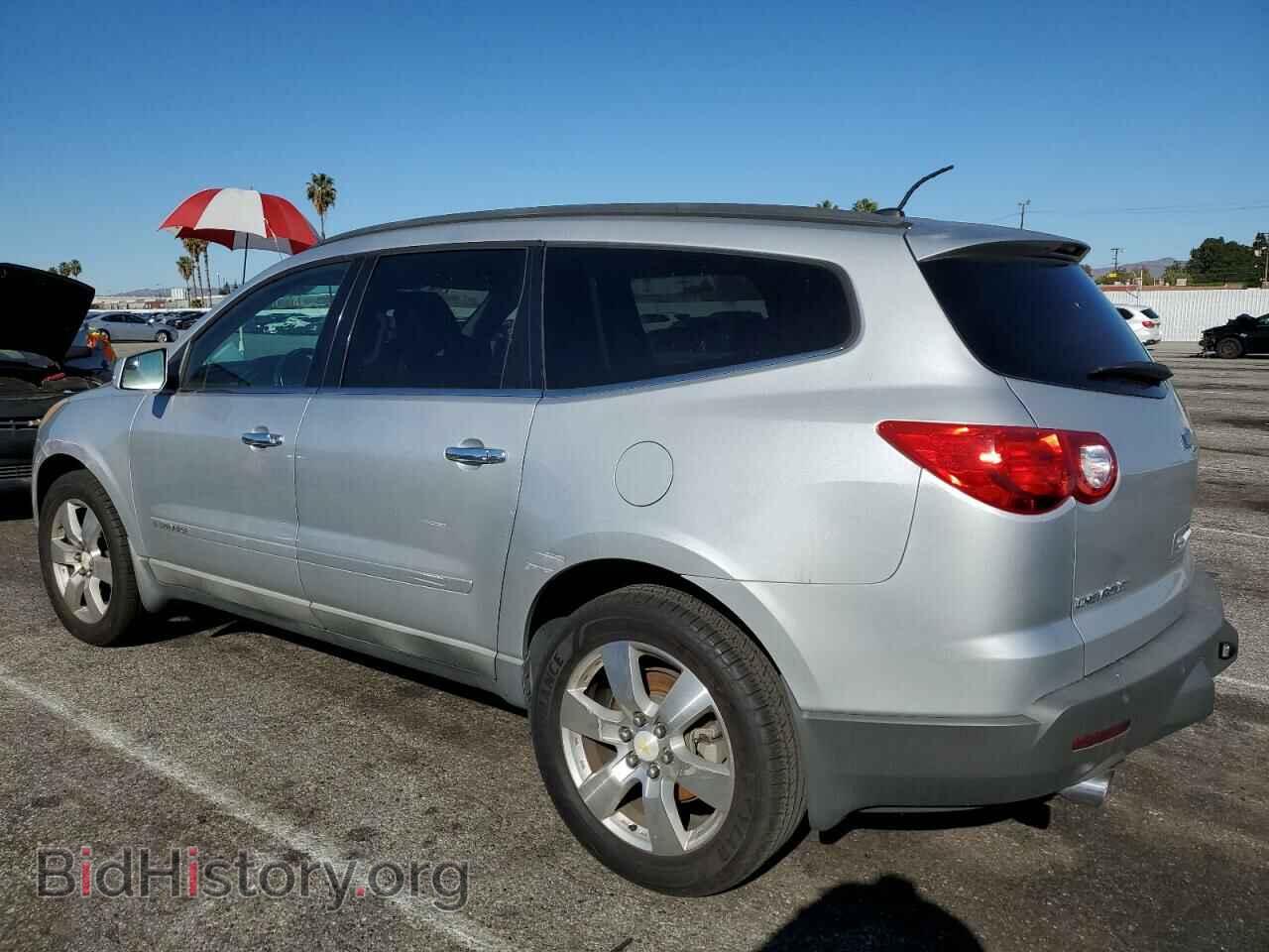 2009 CHEVROLET TRAVERSE - VIN: 1GNER23DX9S166315 - Фото 2