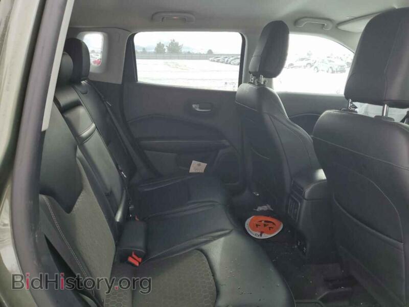 2017 Jeep COMPASS (VIN 3C4NJDBB1HT689425) — photo 6 of 10