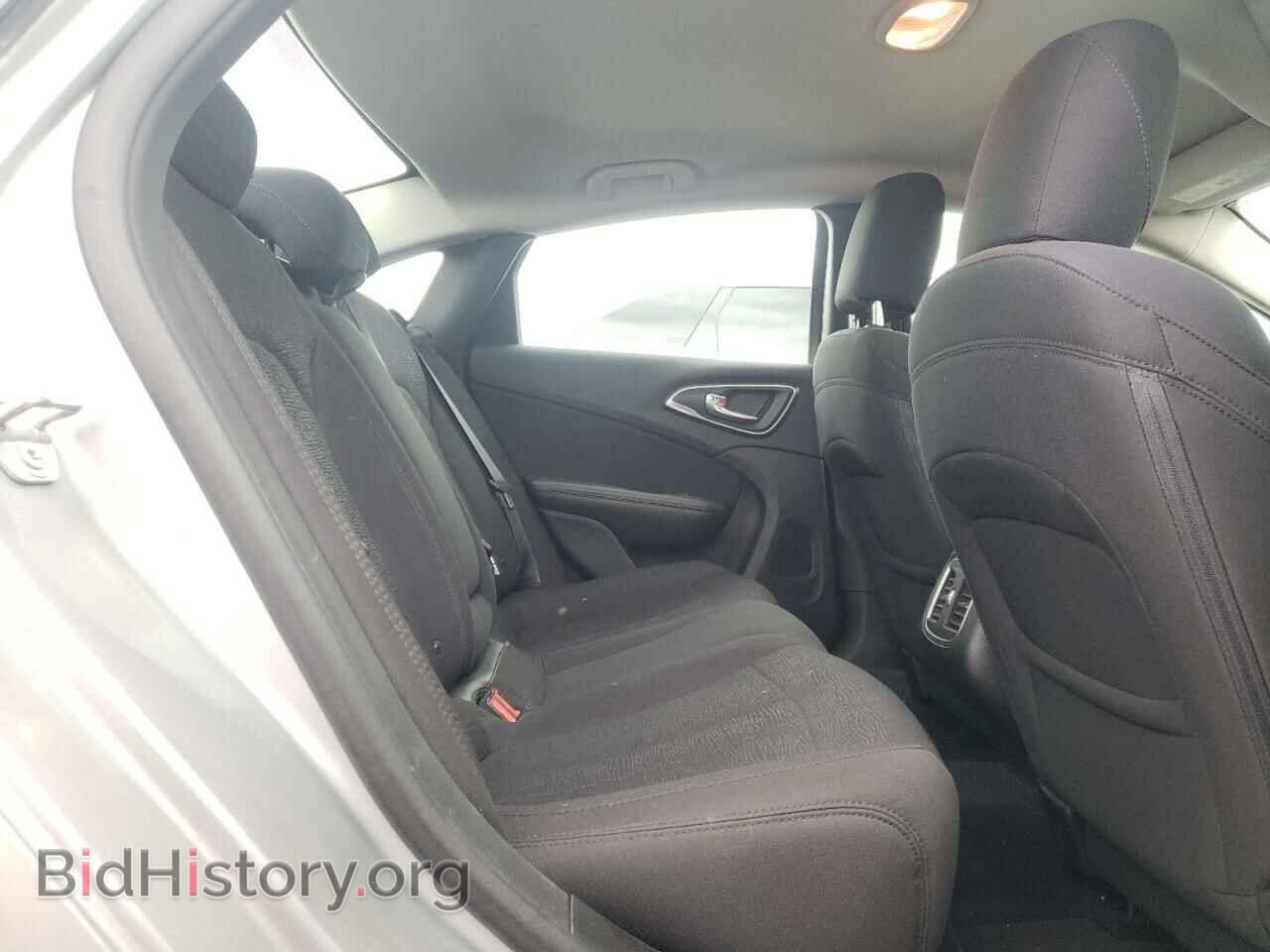 2015 CHRYSLER 200 - VIN: 1C3CCCAB0FN582669 - Фото 10