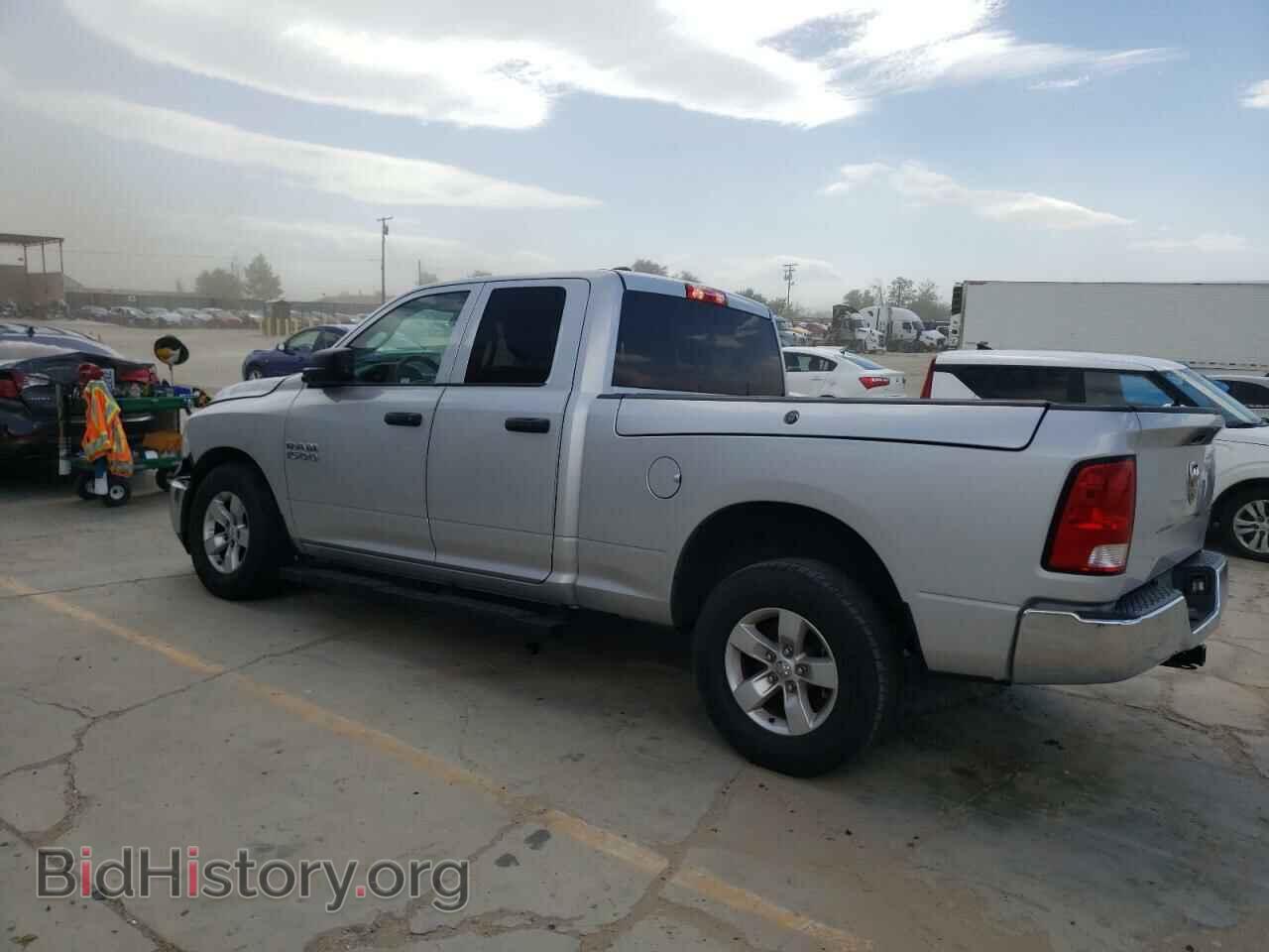 2018 RAM 1500 - VIN: 1C6RR6FG4JS239584 - Фото 2