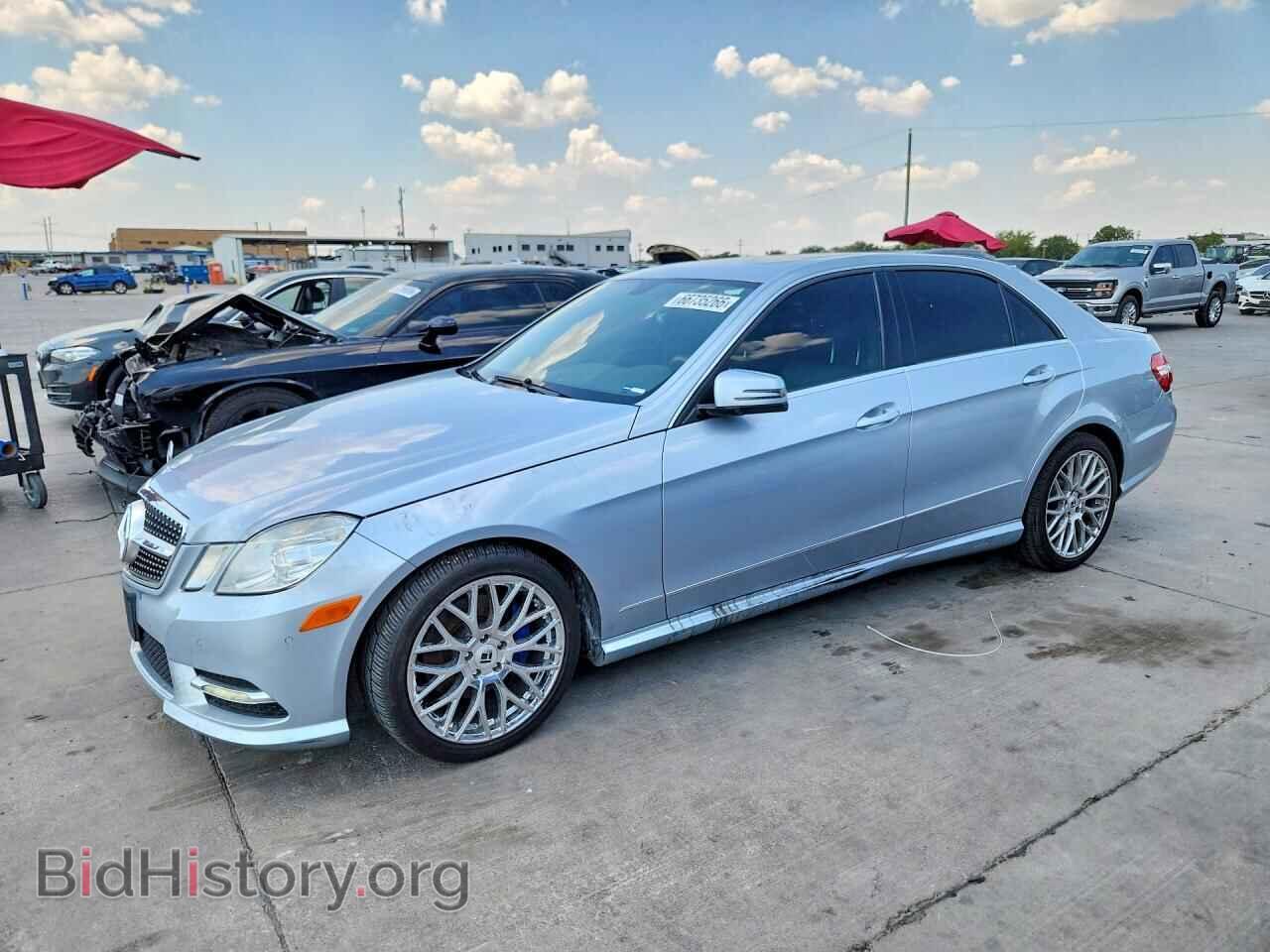 Photo WDDHF8JB2DA687777 - MERCEDES-BENZ E-CLASS 2013