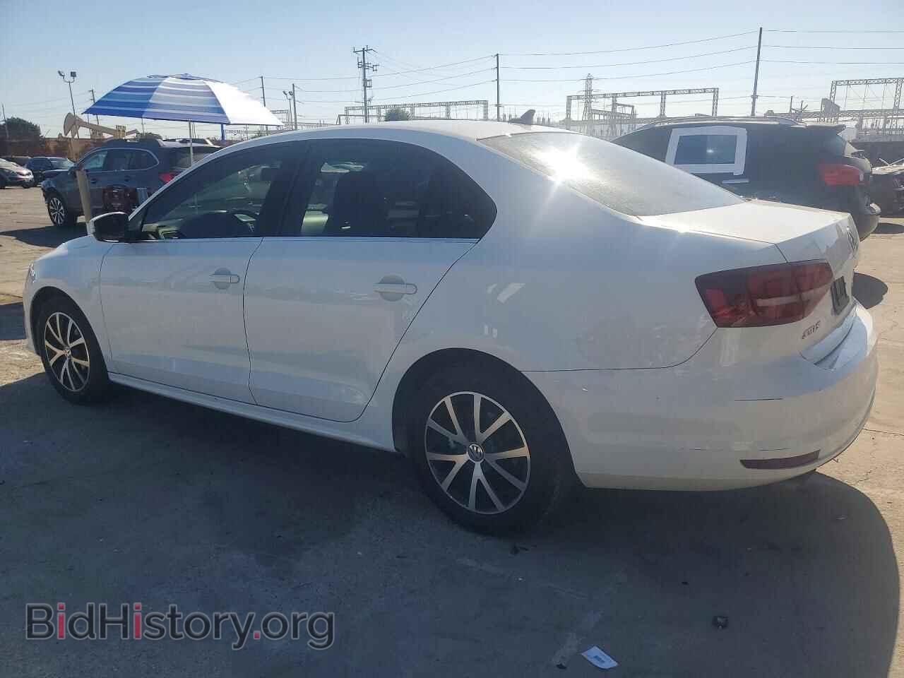 2017 VOLKSWAGEN JETTA - VIN: 3VWDB7AJXHM313171 - Фото 2