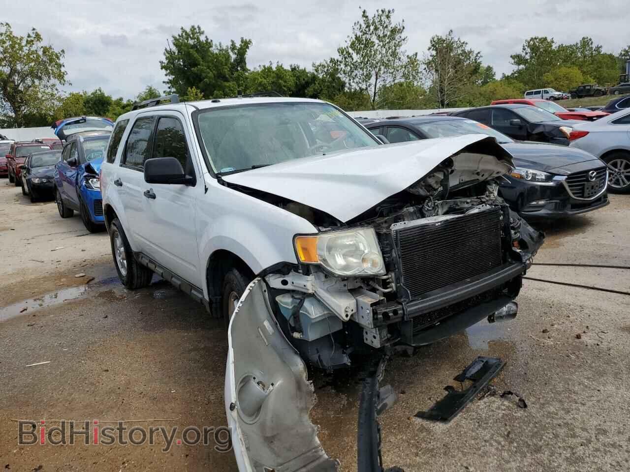 Фотография 1FMCU0DG3BKB15042 - FORD ESCAPE 2011