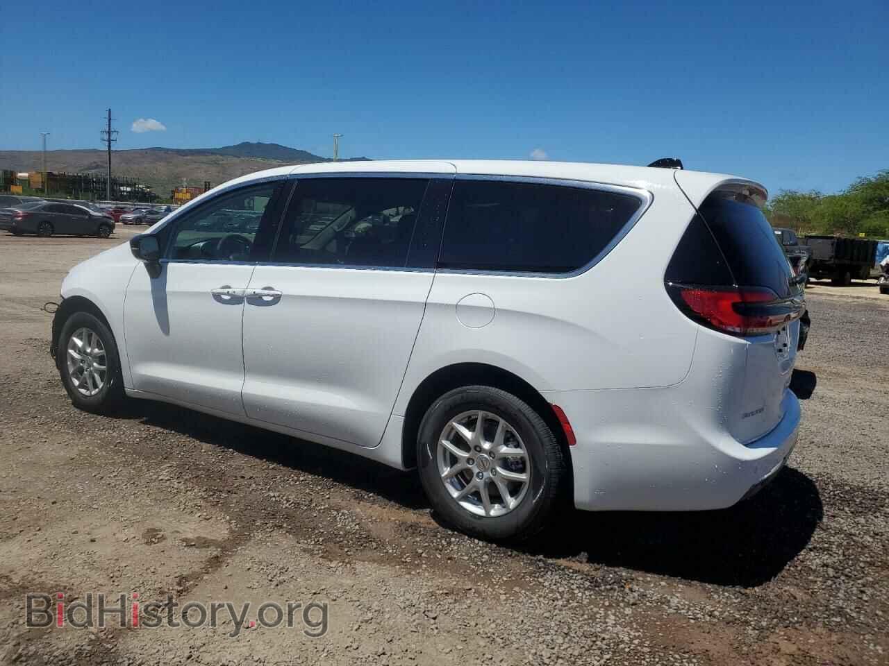 2024 CHRYSLER PACIFICA - VIN: 2C4RC1BG2RR144456 - Фото 2