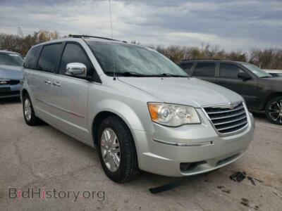 2008 Chrysler MINIVAN Town & COU, серебристый — VIN 2A8HR64X58R631677, Copart