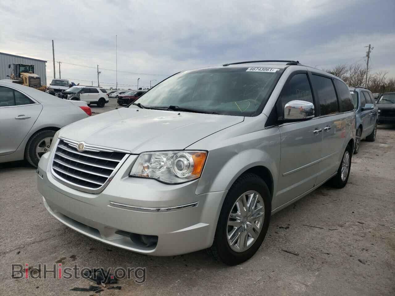 2008 CHRYSLER MINIVAN - VIN: 2A8HR64X58R631677 - Фото 2
