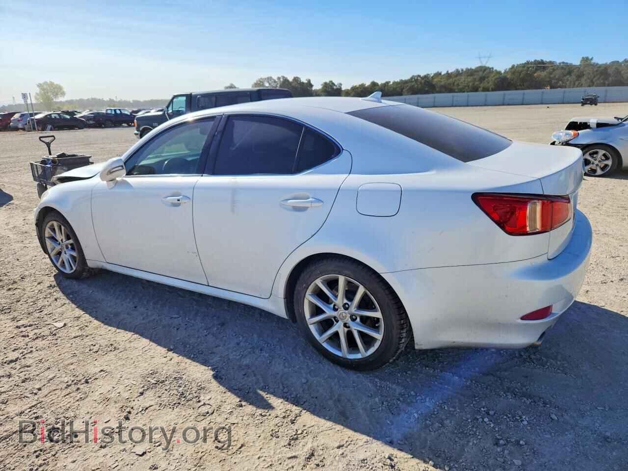 2011 LEXUS IS - VIN: JTHBF5C26B5142133 - Photo 2