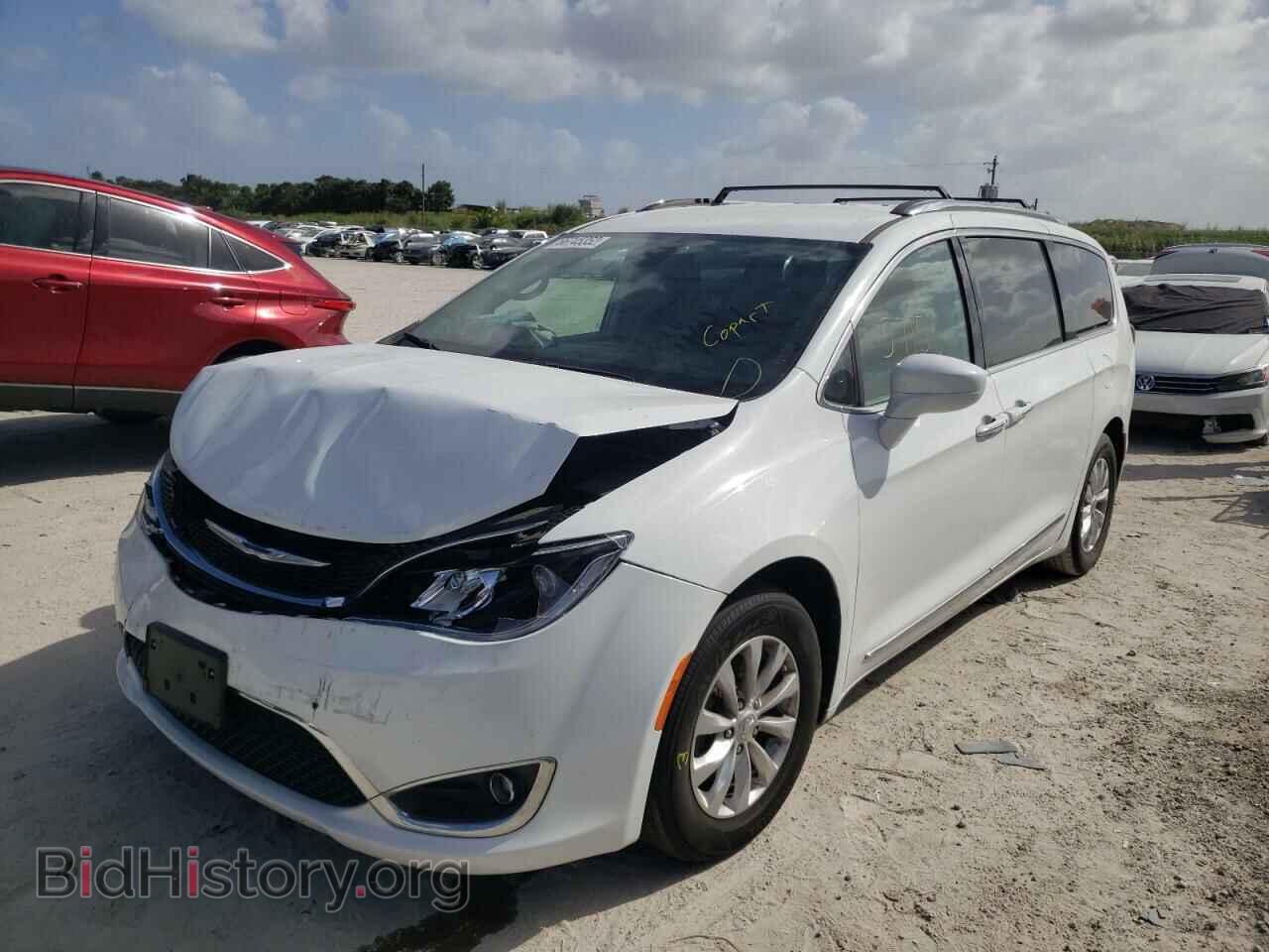 2018 CHRYSLER PACIFICA - VIN: 2C4RC1BG2JR124065 - Photo 2