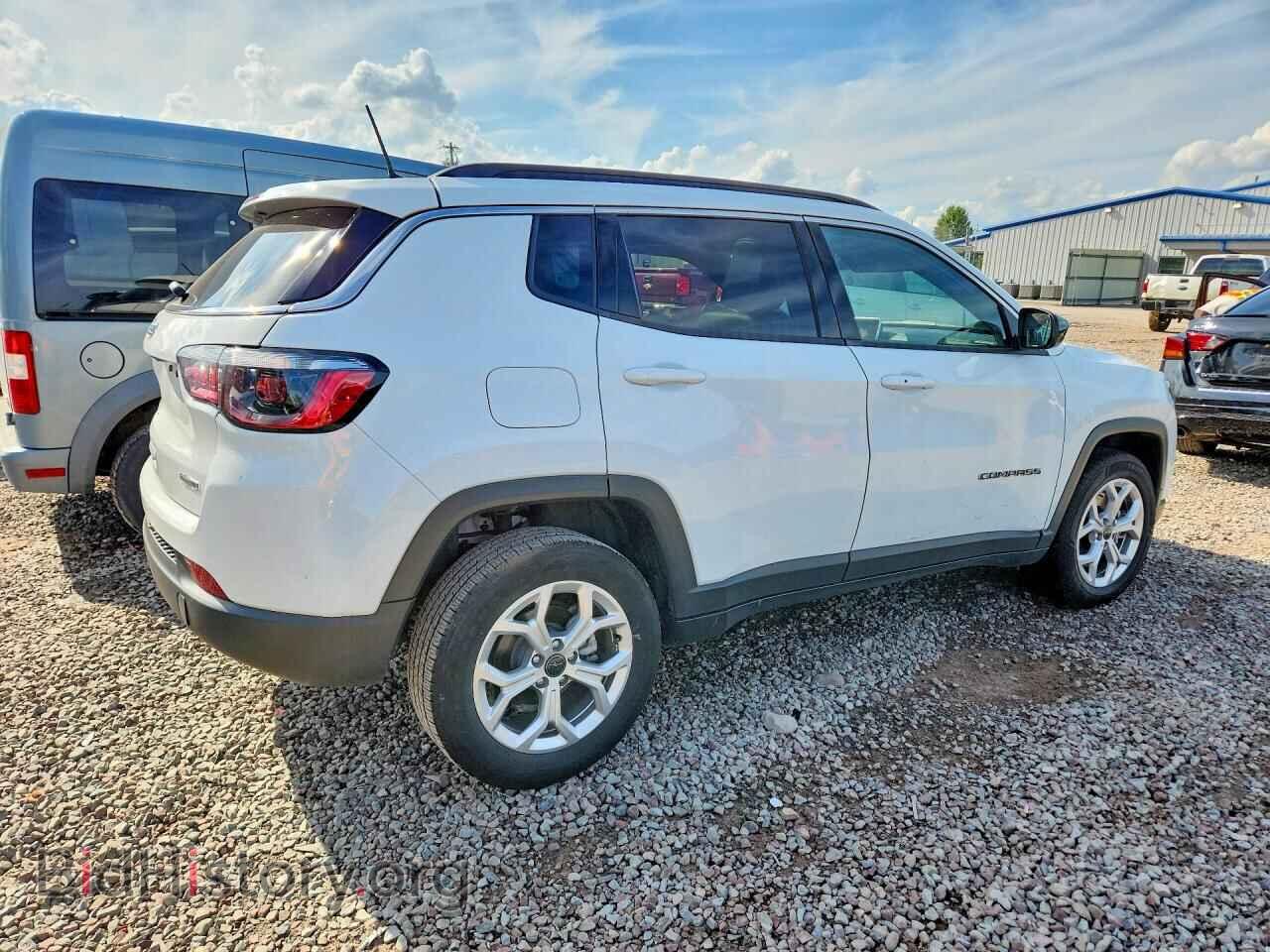 2025 JEEP COMPASS - VIN: 3C4NJDBN0ST547312 - Фото 3