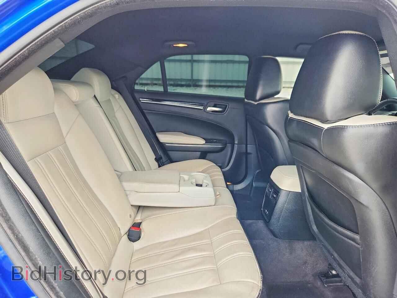 2018 CHRYSLER 300 - VIN: 2C3CCABG4JH332299 - Photo 10