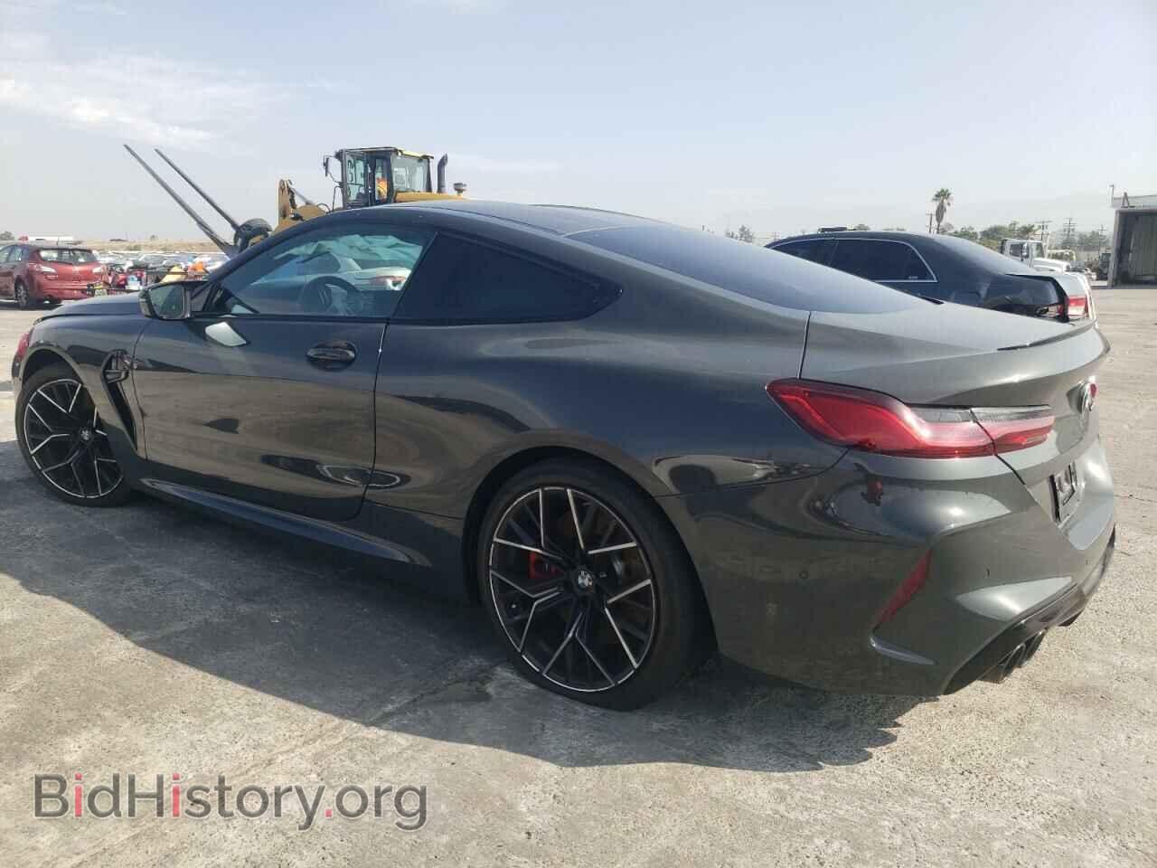 2022 BMW M8 - VIN: WBSAE0C00NCG86513 - Фото 2