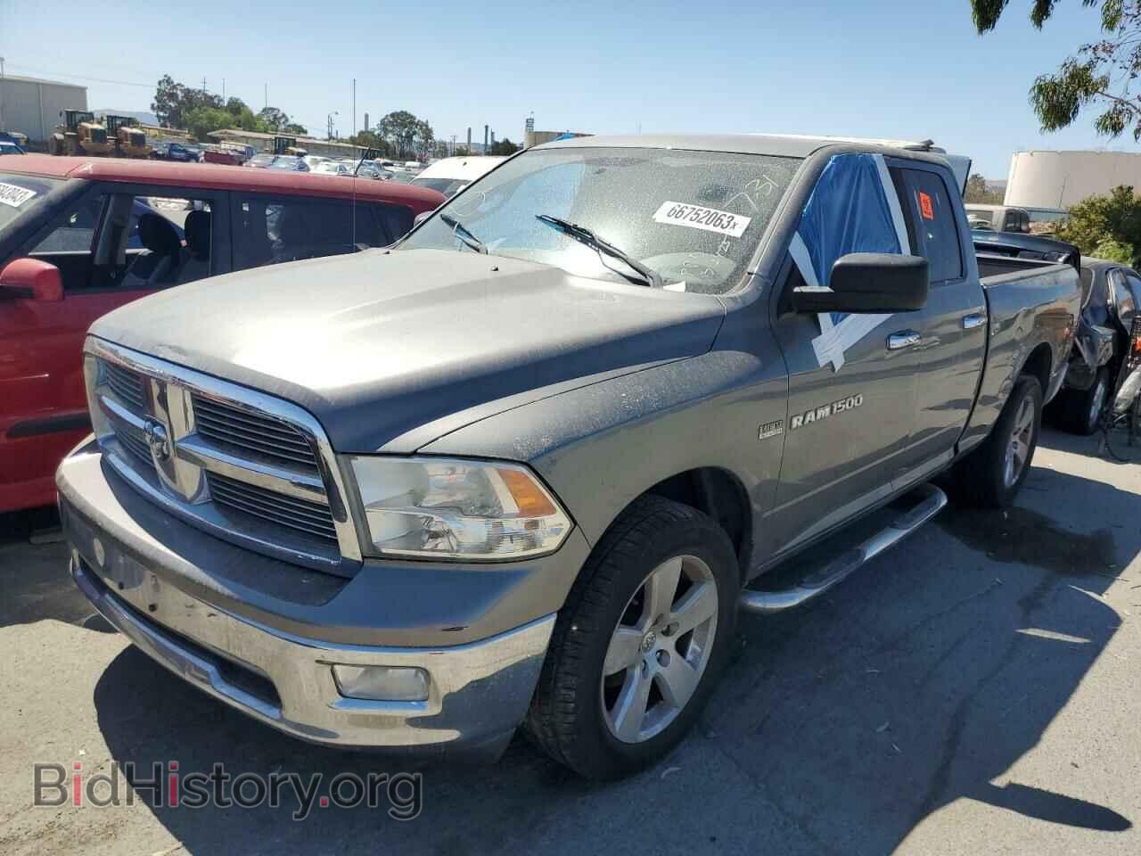 Photo 1D7RB1GT9BS670506 - DODGE All Models 2011