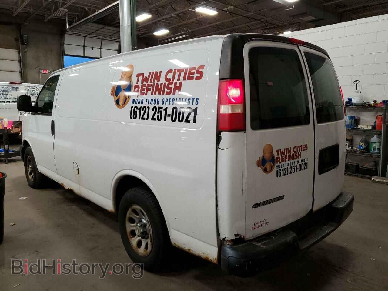 2010 CHEVROLET EXPRESS - VIN: 1GCUGADX3A1147368 - Фото 3